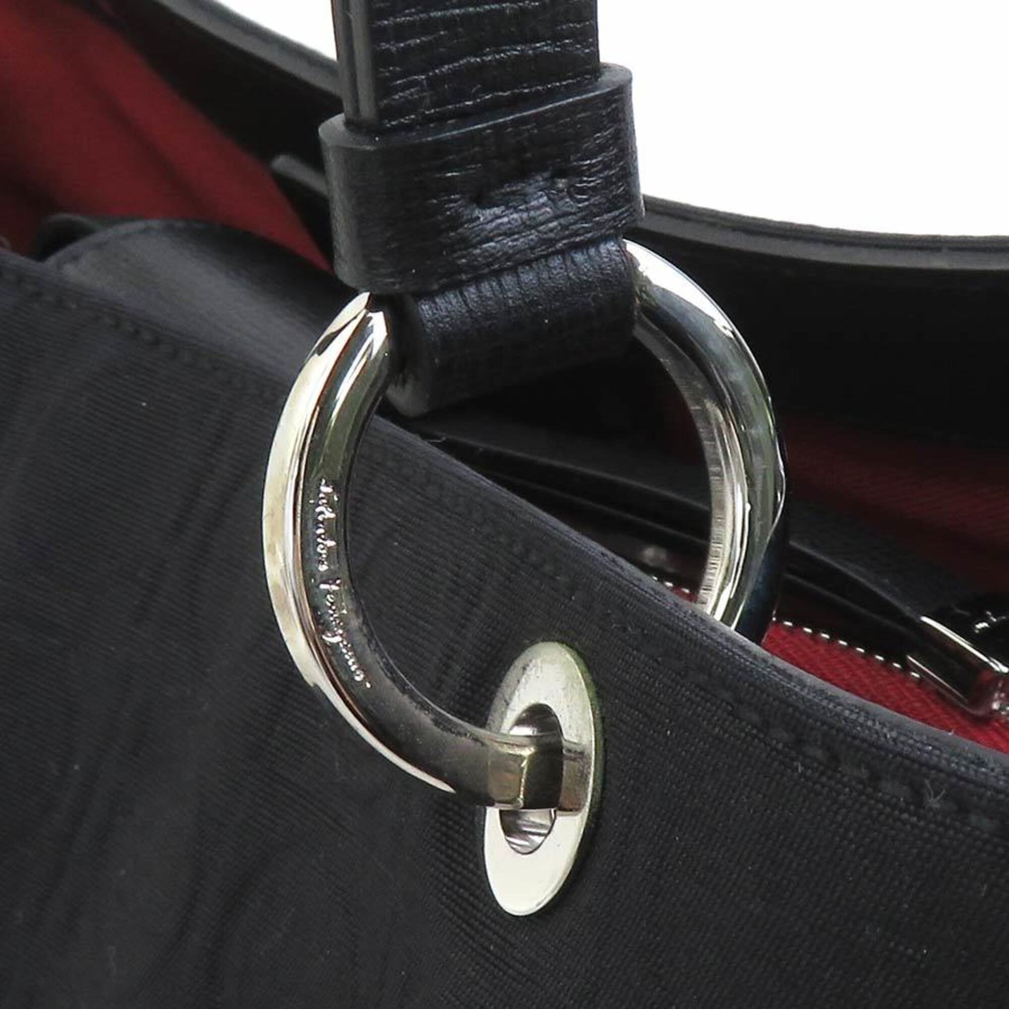Salvatore Ferragamo Black Nylon Canvas Leather Shoulder Bag (Pre-Owned)
