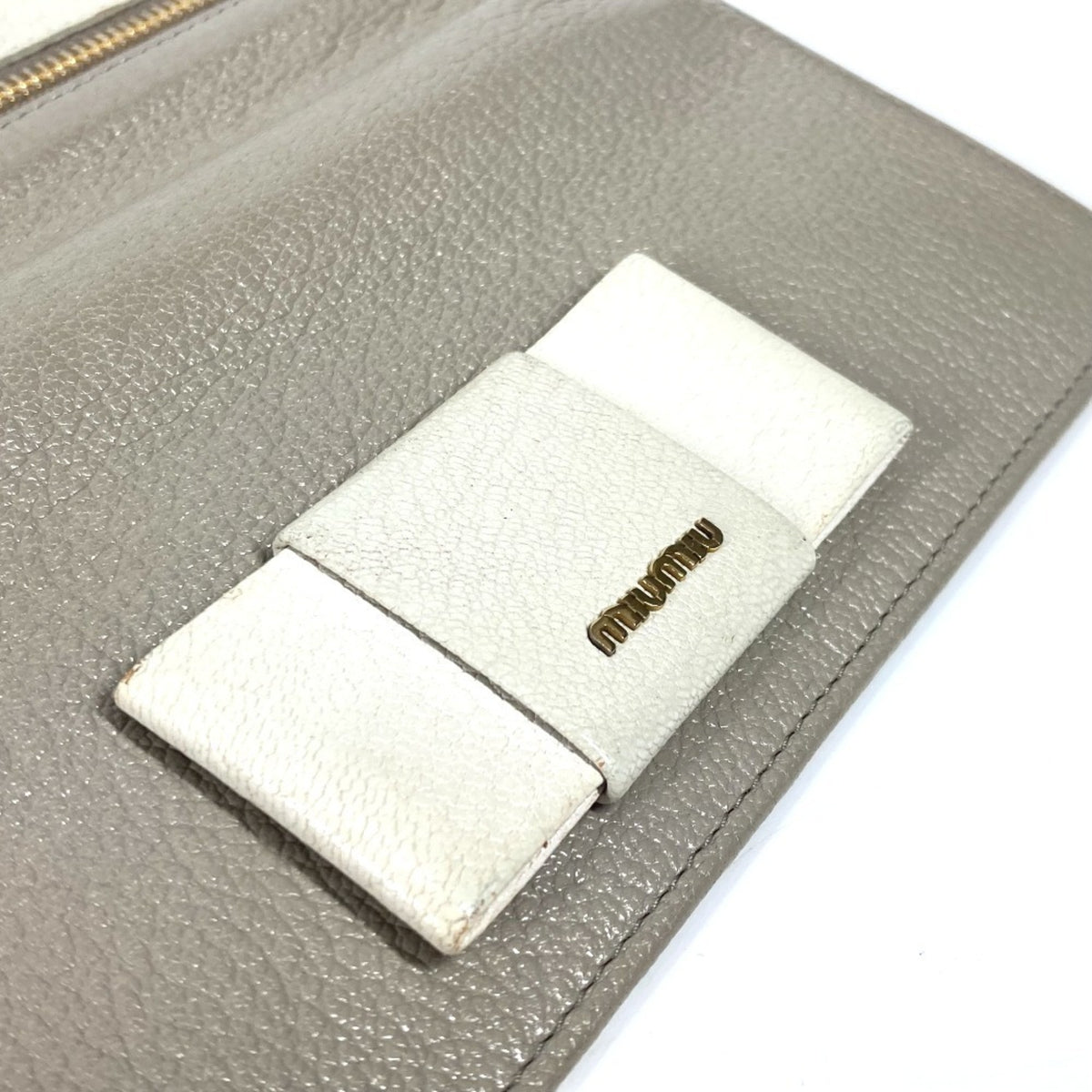 Miu Miu Gray White Leather Long Wallet (Bi-Fold) (Pre-Owned)