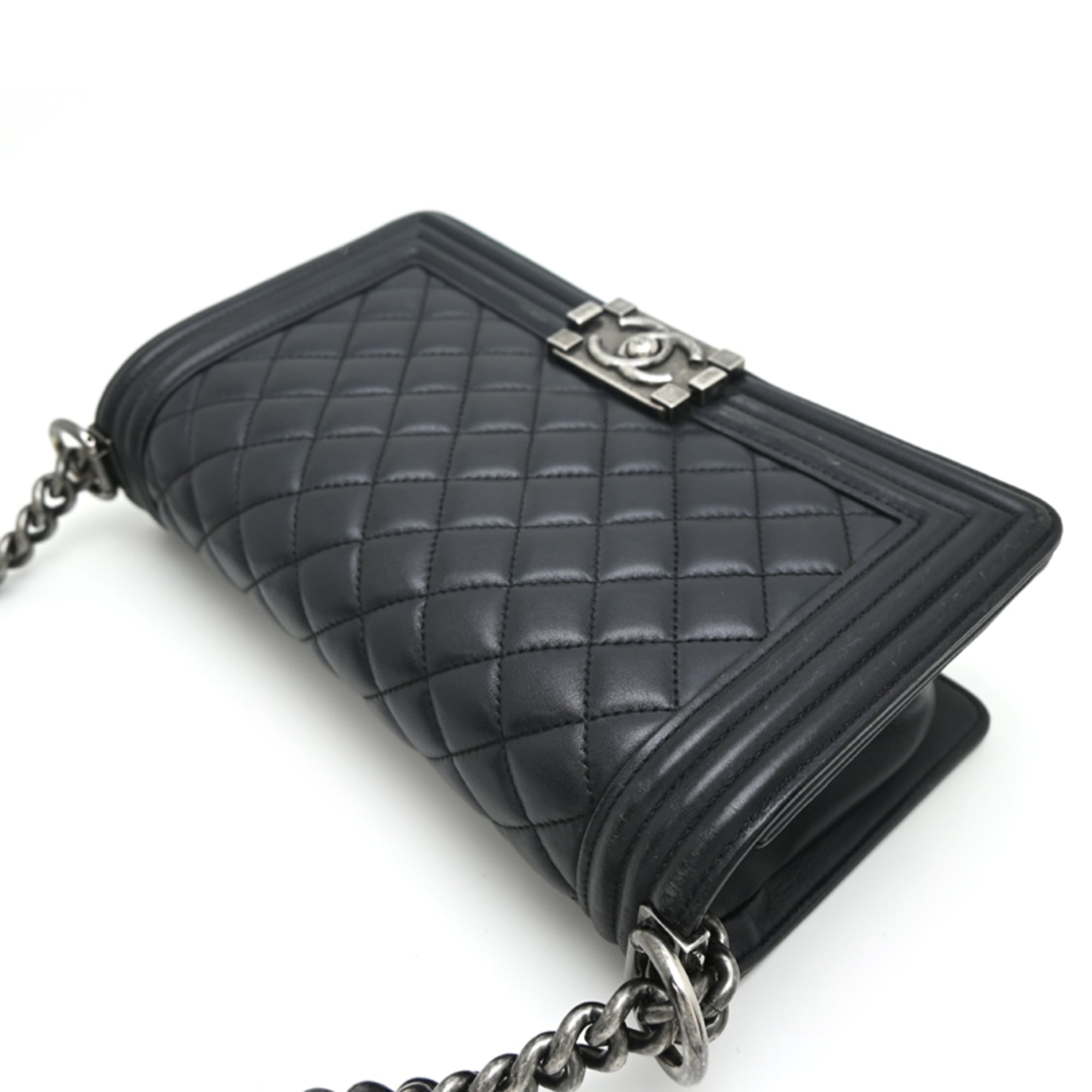 Chanel Boy Chanel Black Leather Shoulder Bag (Pre-Owned)