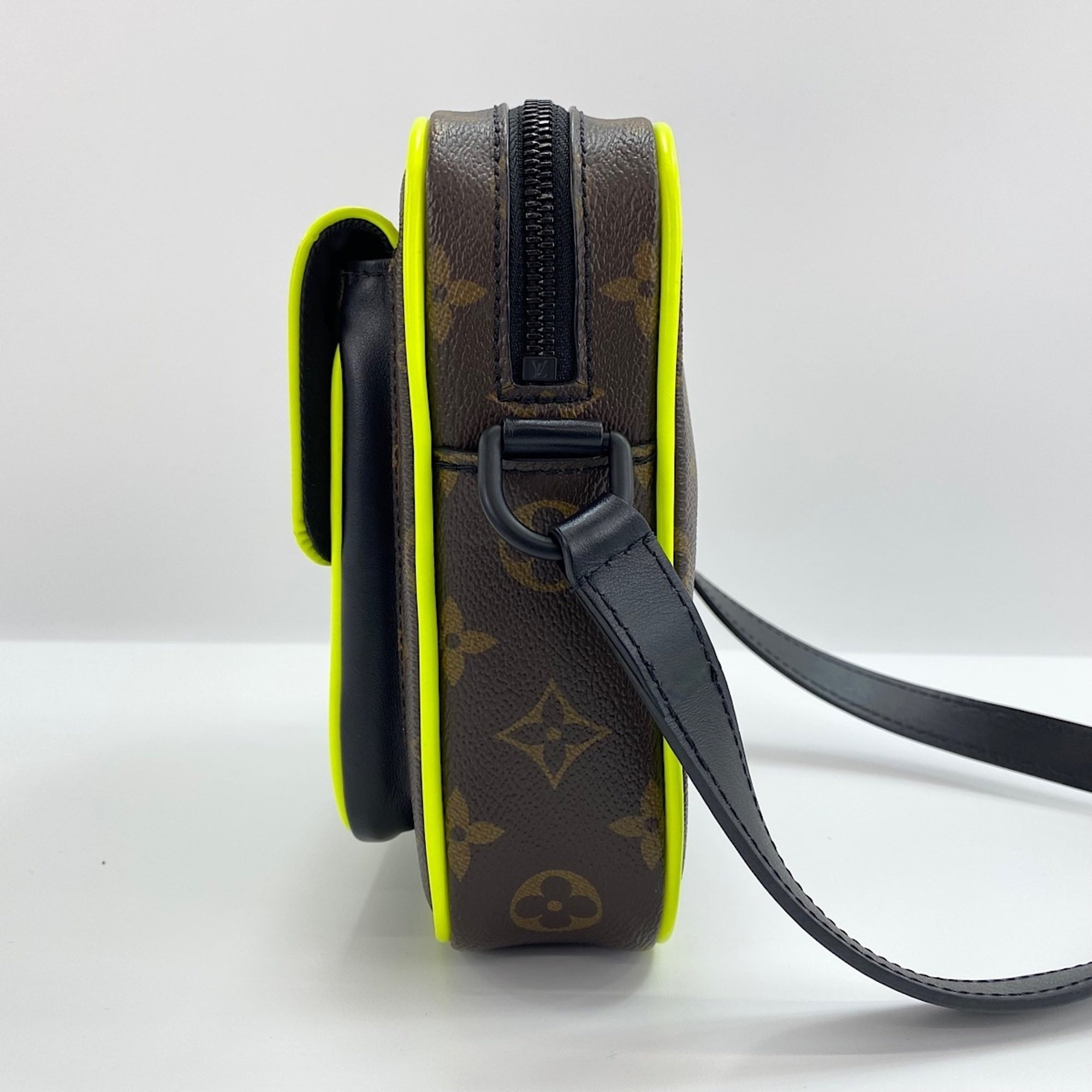 Louis Vuitton Monogram Yellow Shoulder Bag (Pre-Owned)