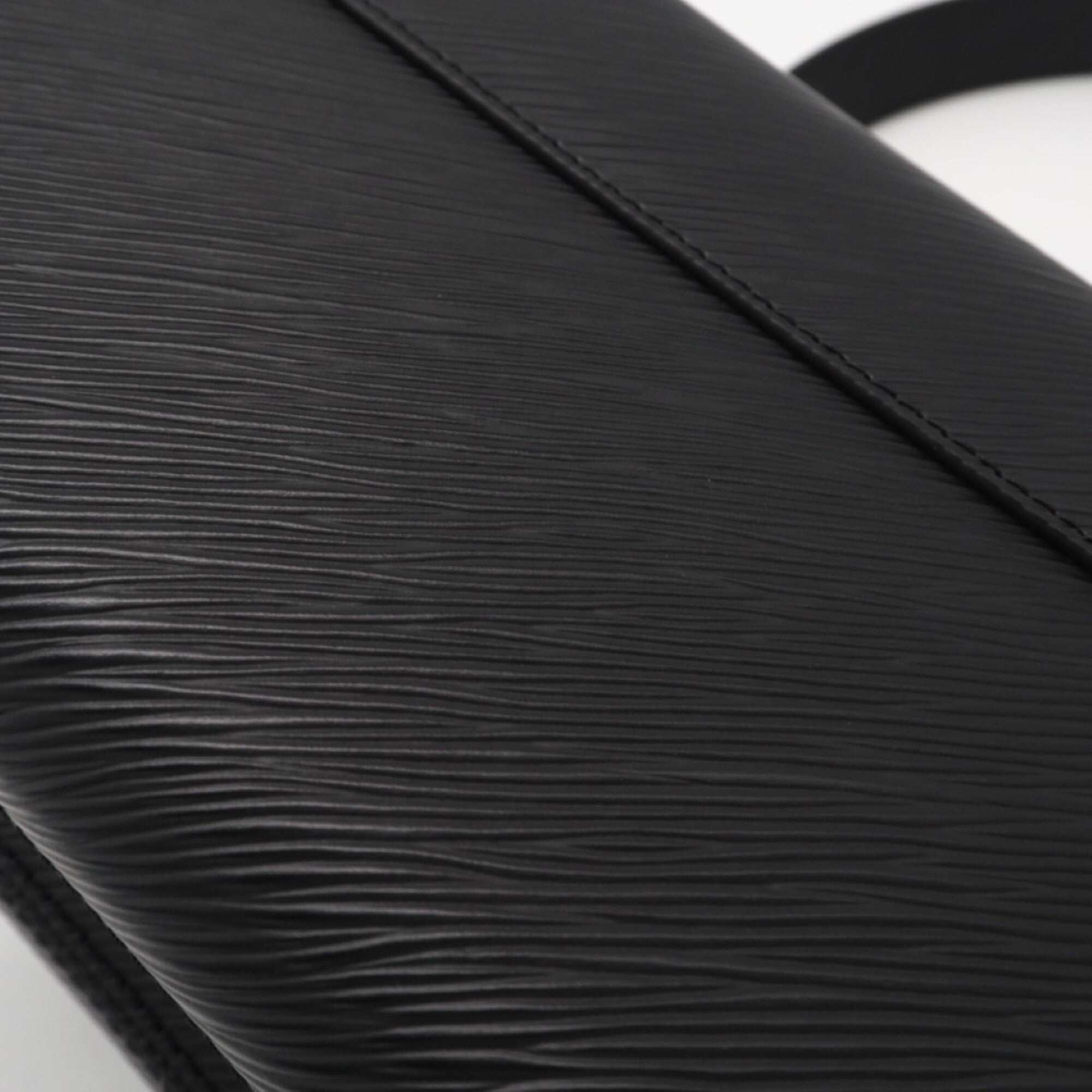 Louis Vuitton Black Noir Leather Shoulder Bag (Pre-Owned)