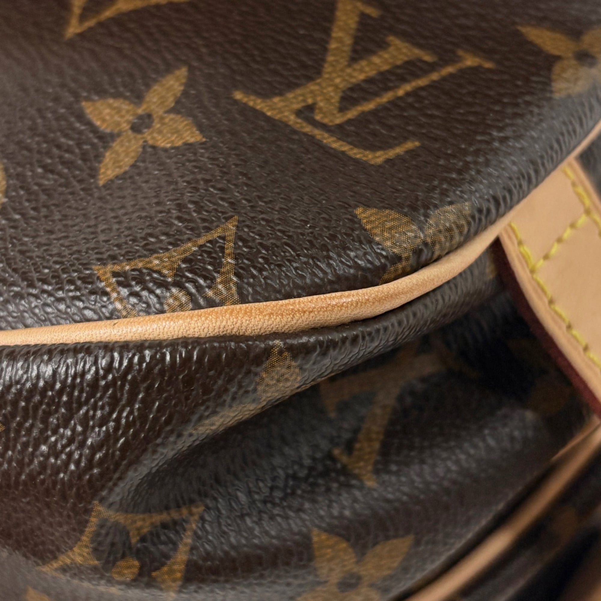 Louis Vuitton Brown Monogram Shoulder Bag (Pre-Owned)