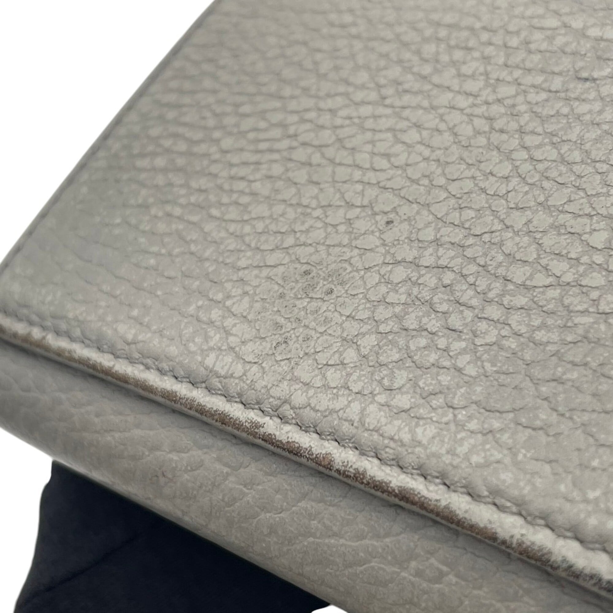 Gucci Gray Leather Wallet (Tri-Fold) (Pre-Owned)