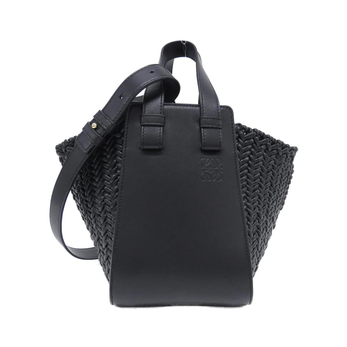 Loewe Black Leather Shoulder Bag (Pre-Owned)
