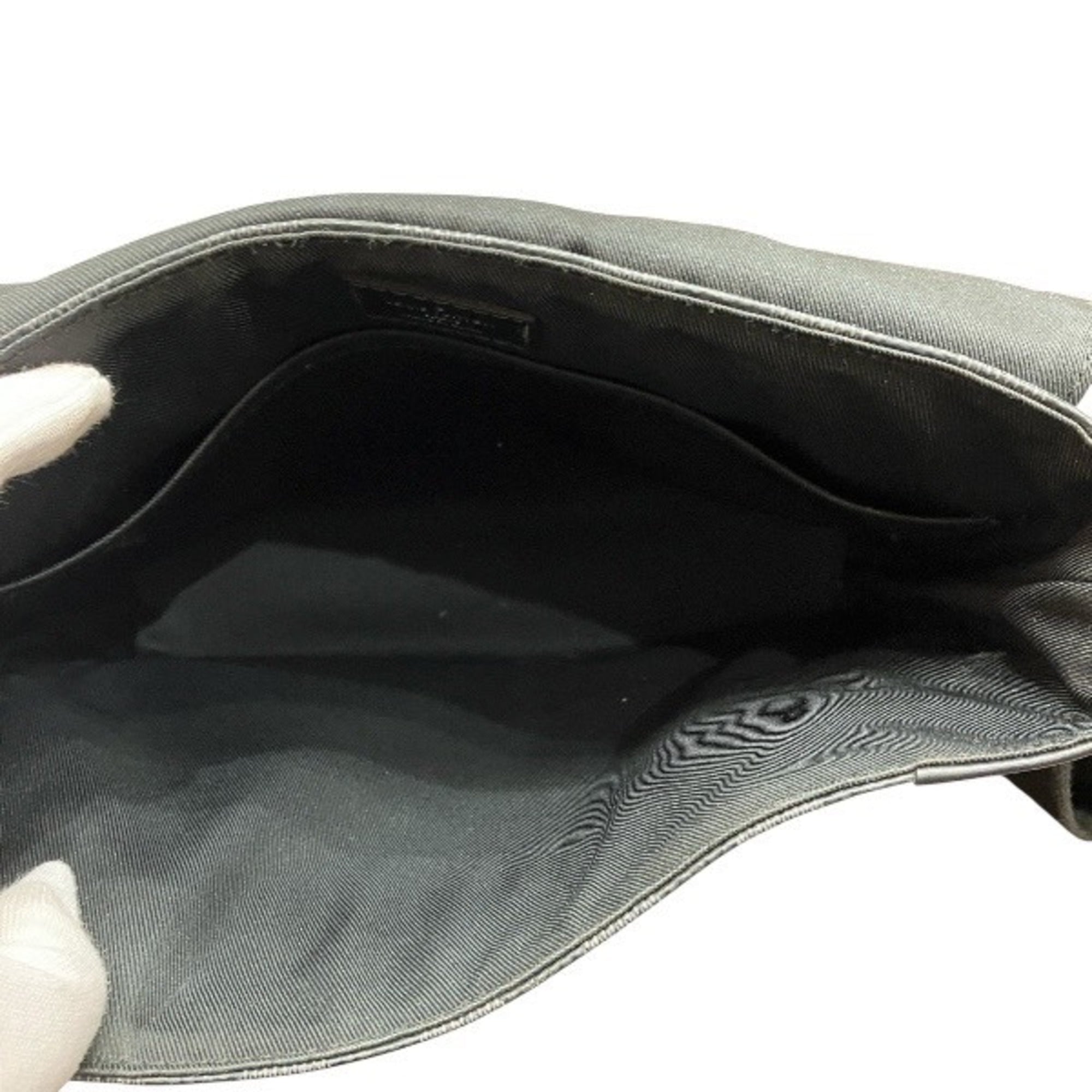 Louis Vuitton Black Handbag Shoulder Bag (Pre-Owned)