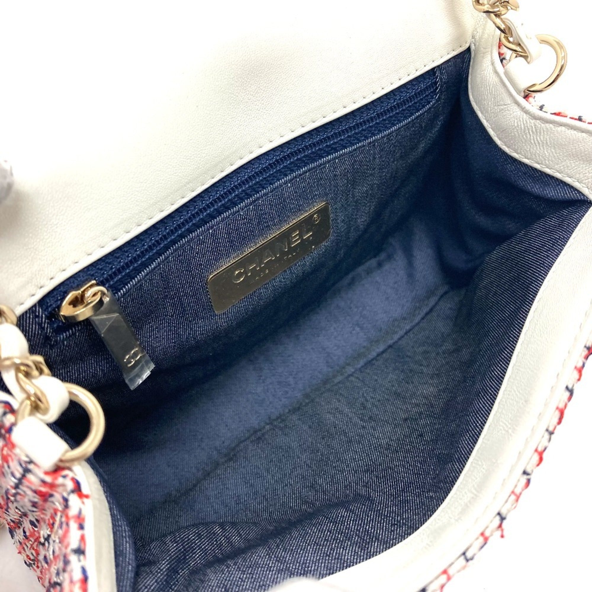 Chanel Red Color White Tweed Leather Pochette Shoulder Bag (Pre-Owned)