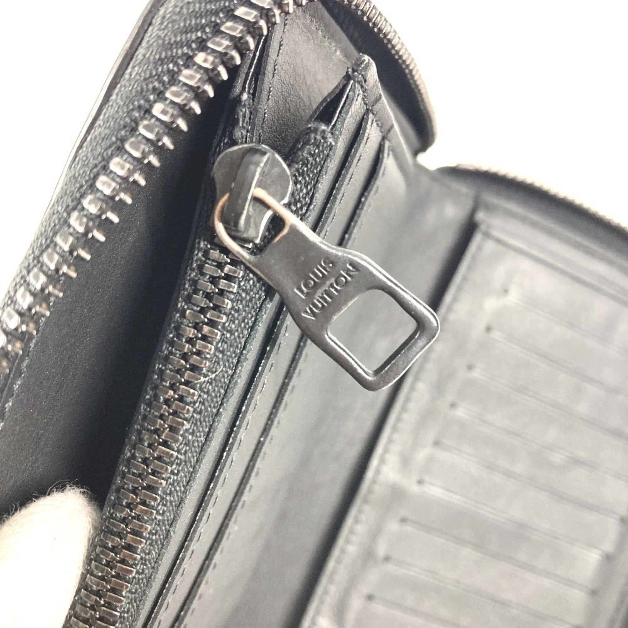 Louis Vuitton Black Long Wallet (Bi-Fold) (Pre-Owned)