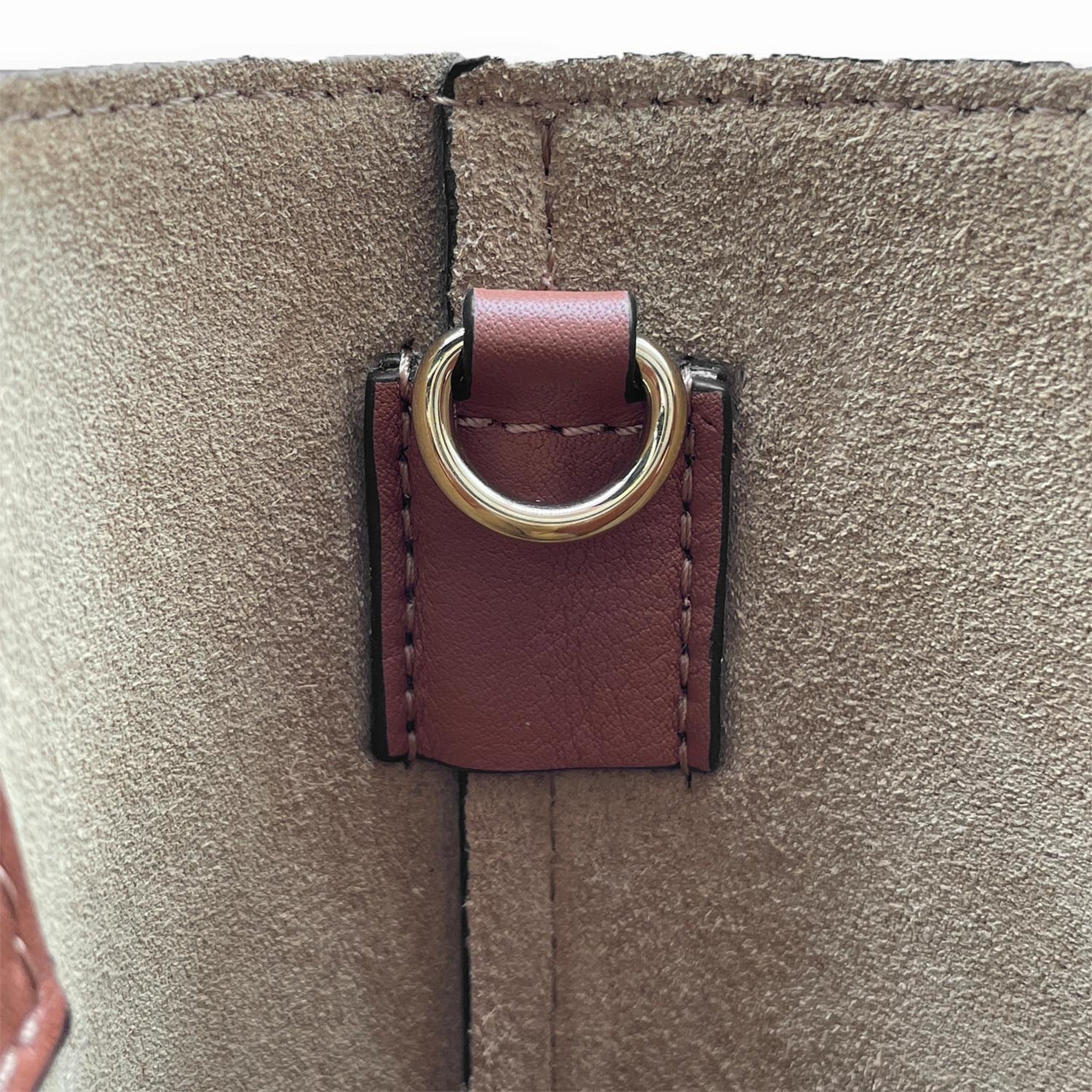 Loewe Brown Leather Shoulder Bag (Pre-Owned)