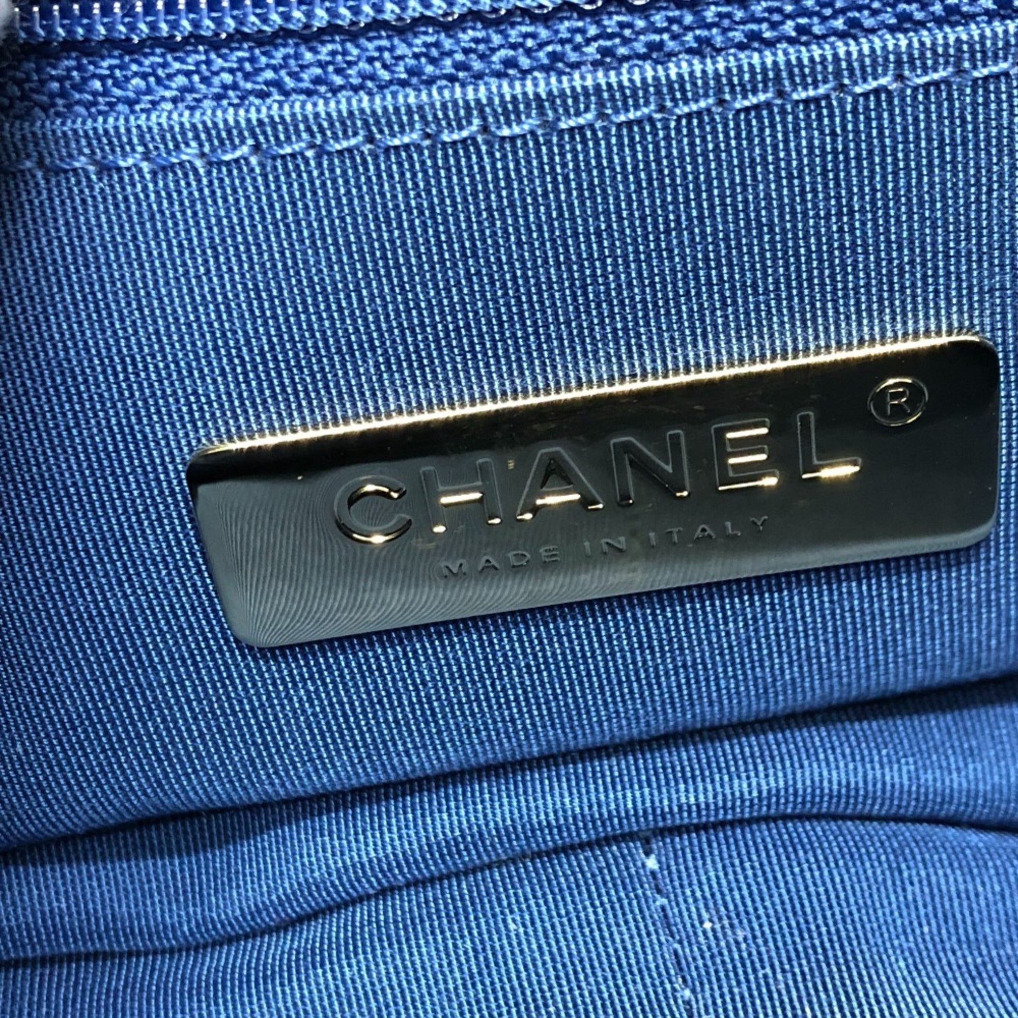 Chanel Blue Shoulder Bag (Pre-Owned)