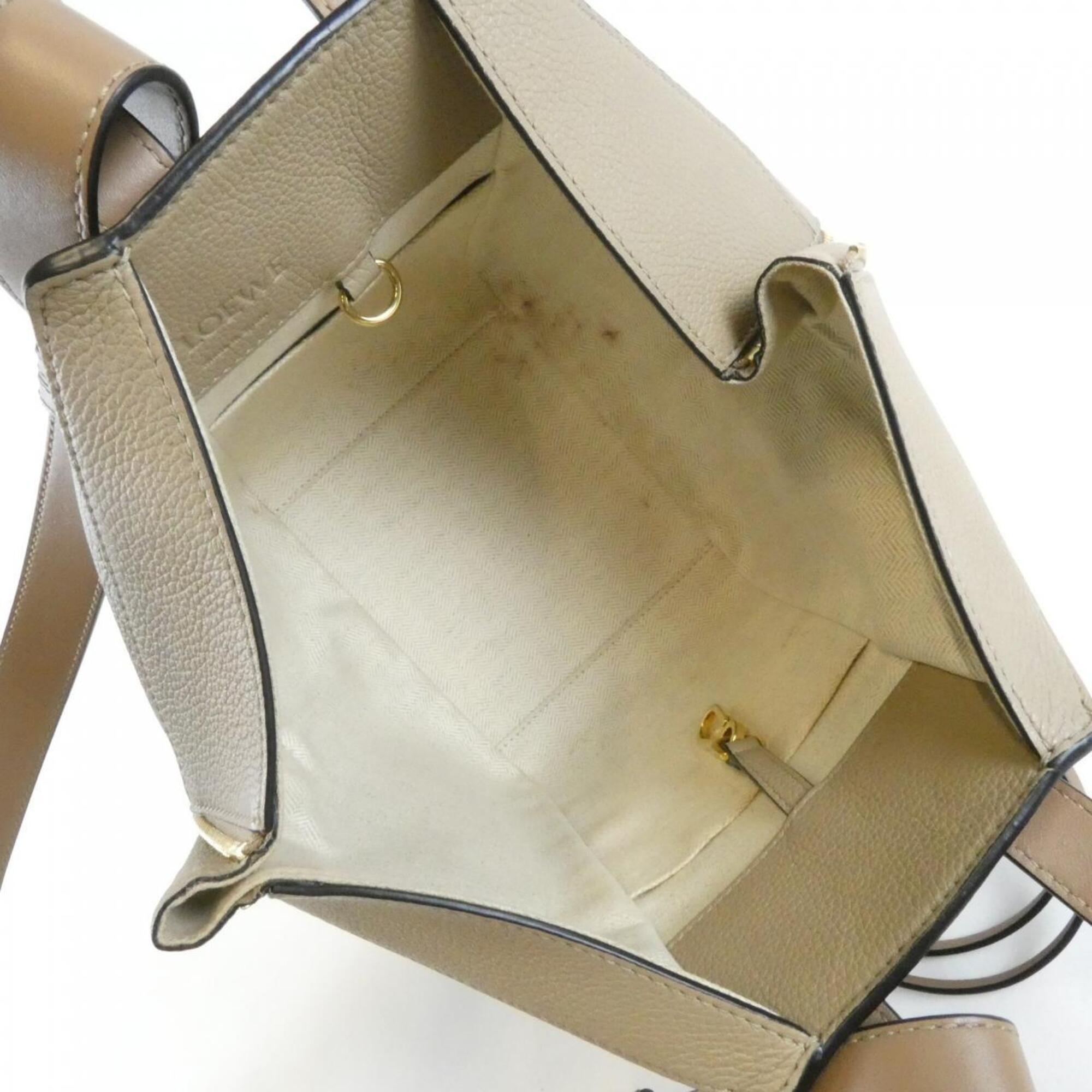 Loewe Sand Leather Shoulder Bag (Pre-Owned)
