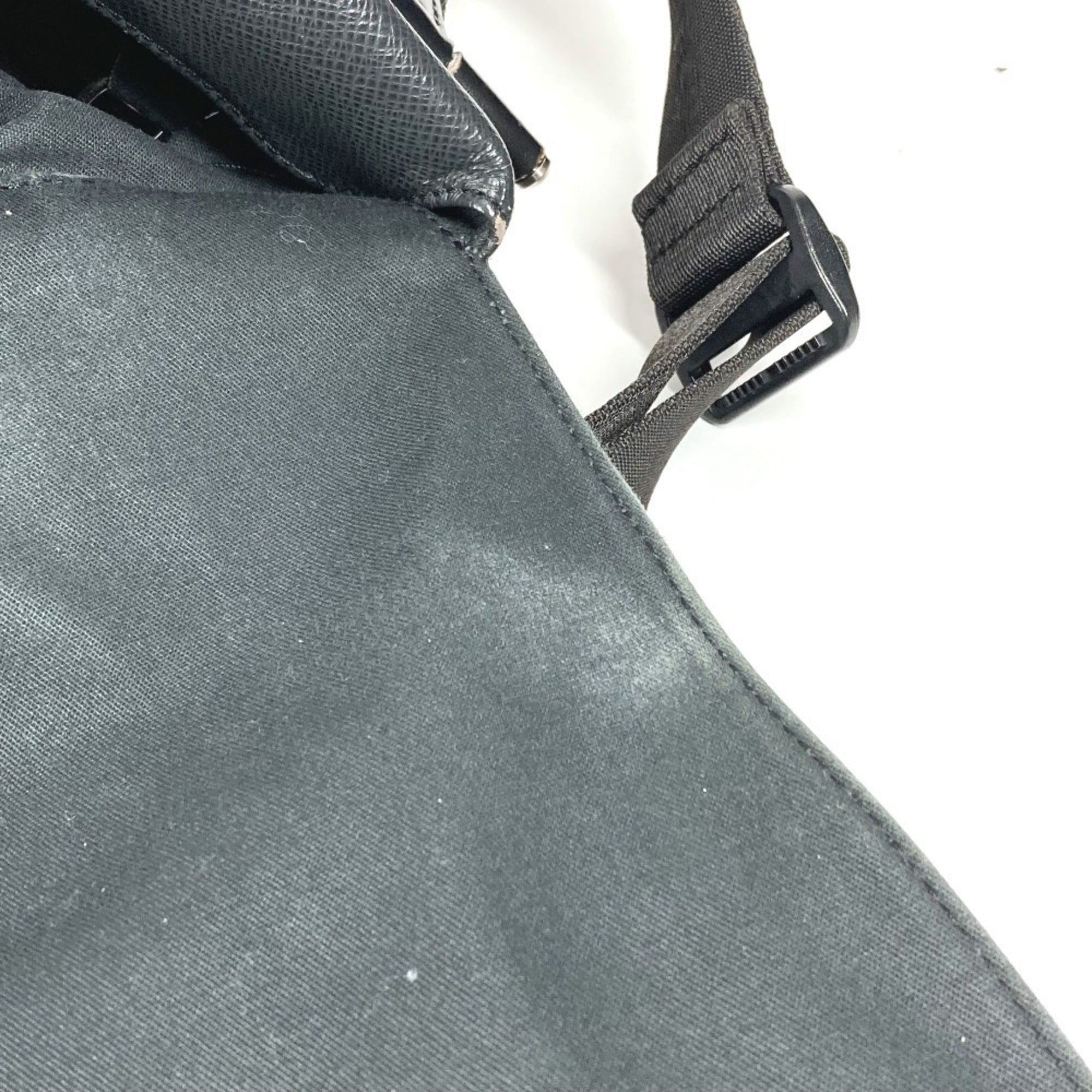 Louis Vuitton Taiga Black Khaki Taiga Leather Nylon Messenger Bag Shoulder Bag (Pre-Owned)