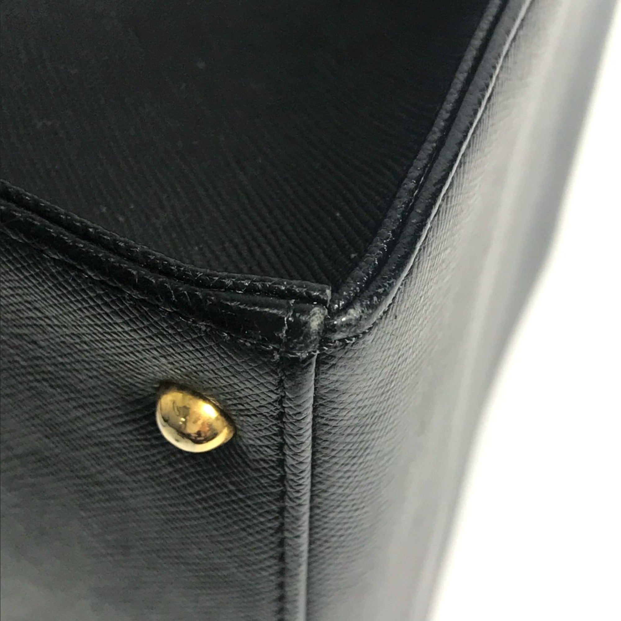 Givenchy Black Leather Handbag (Pre-Owned)