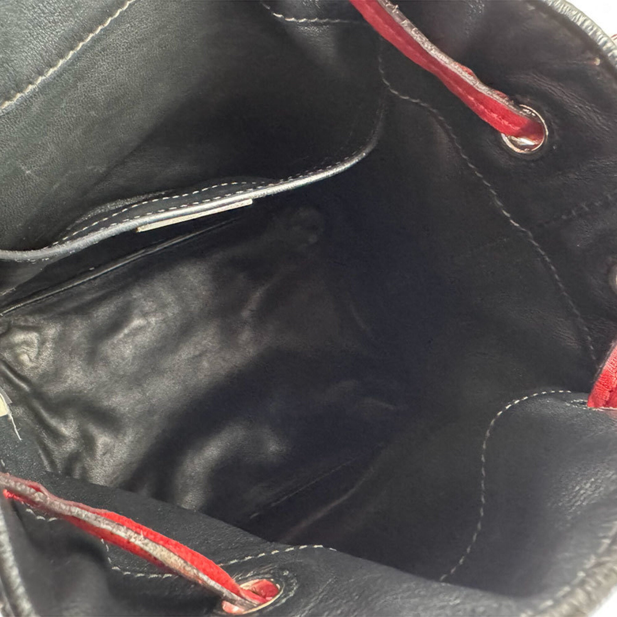 Prada Red Color Leather Shoulder Bag (Pre-Owned)