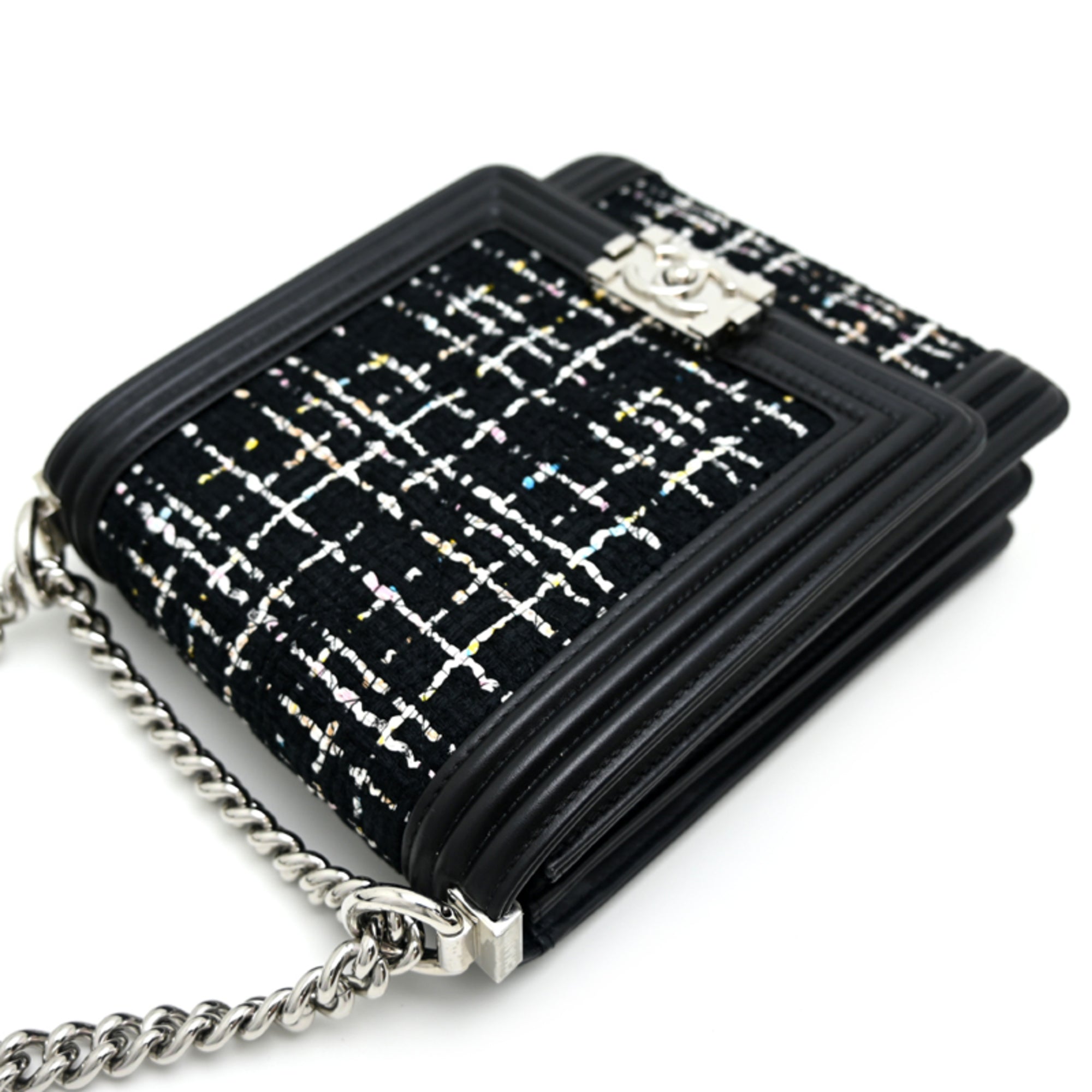 Chanel Black Tweed Leather Shoulder Bag (Pre-Owned)