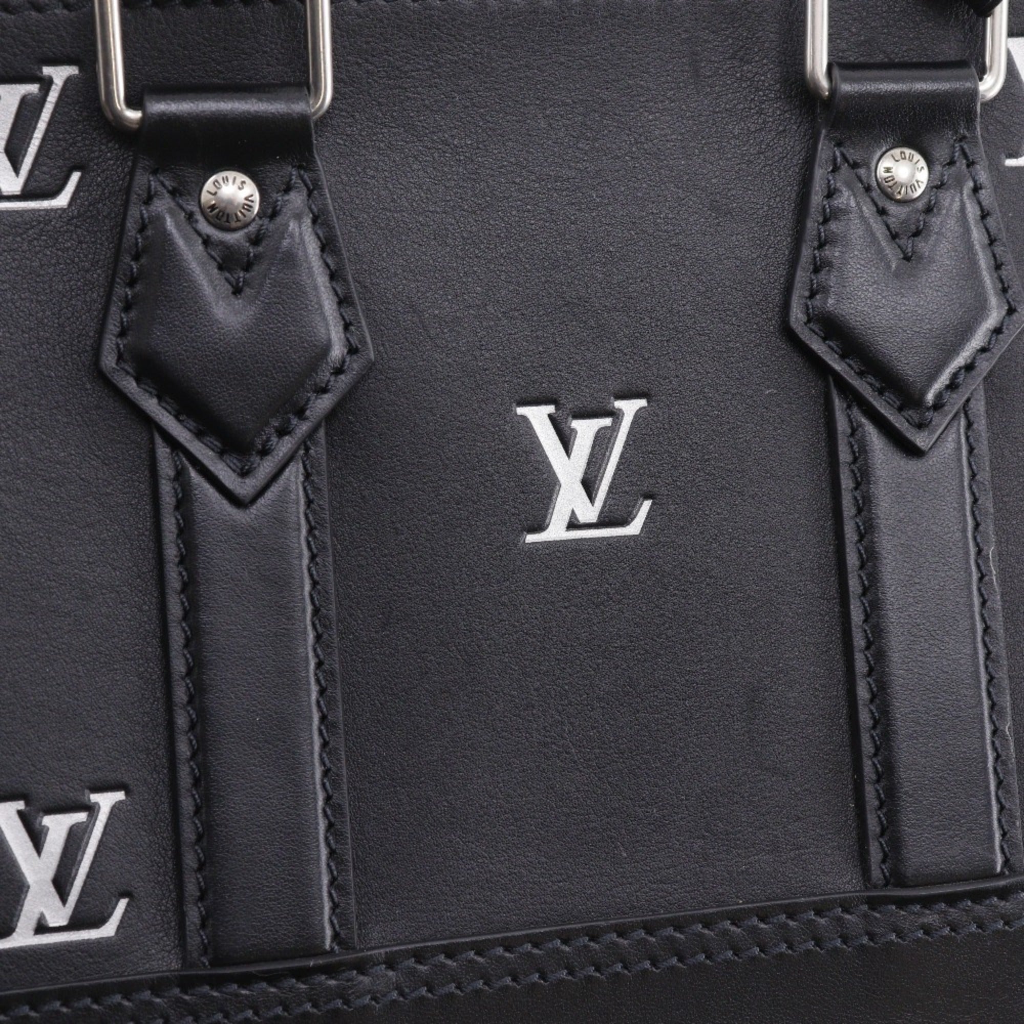 Louis Vuitton Black Leather Handbag (Pre-Owned)