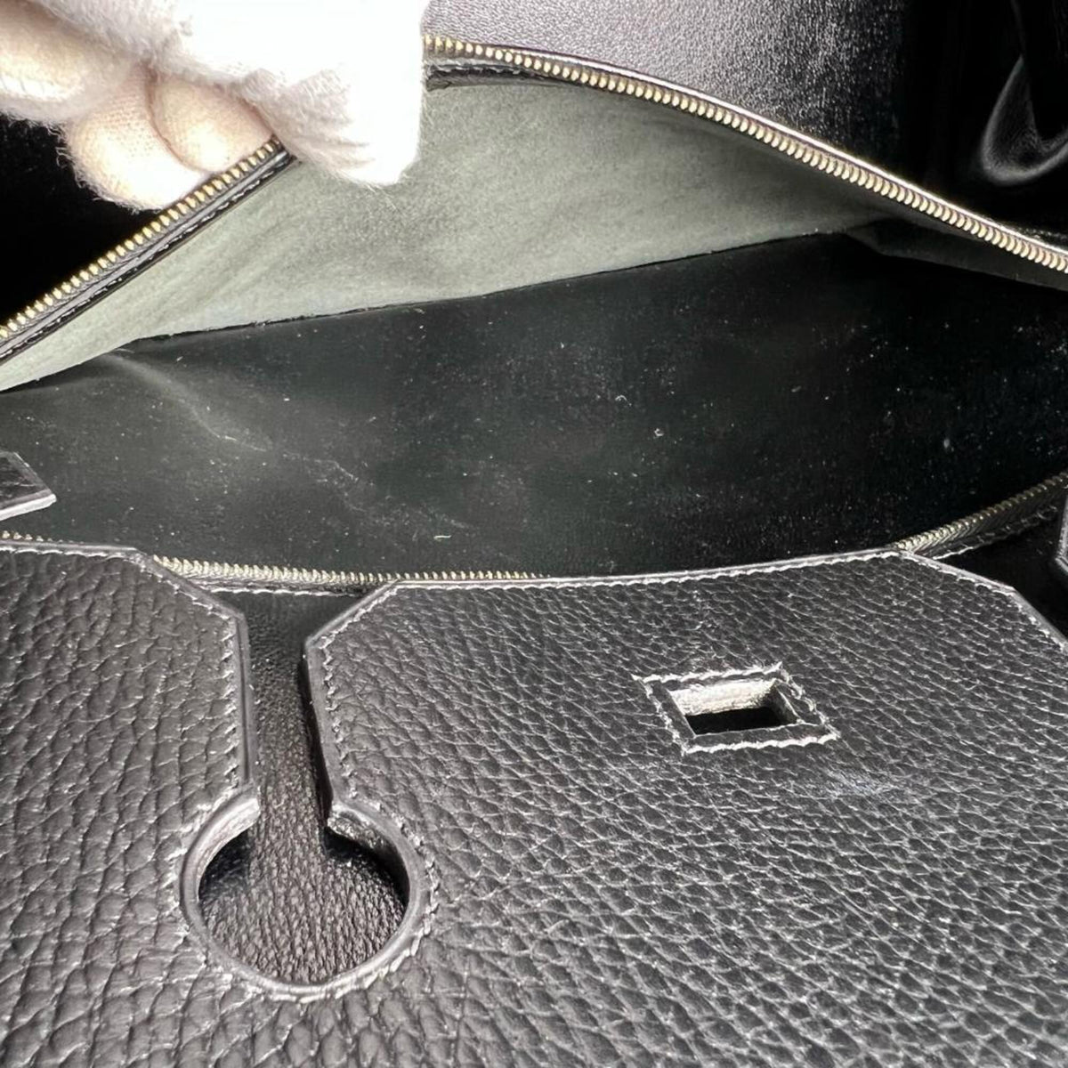 Hermes Black Leather Handbag (Pre-Owned)