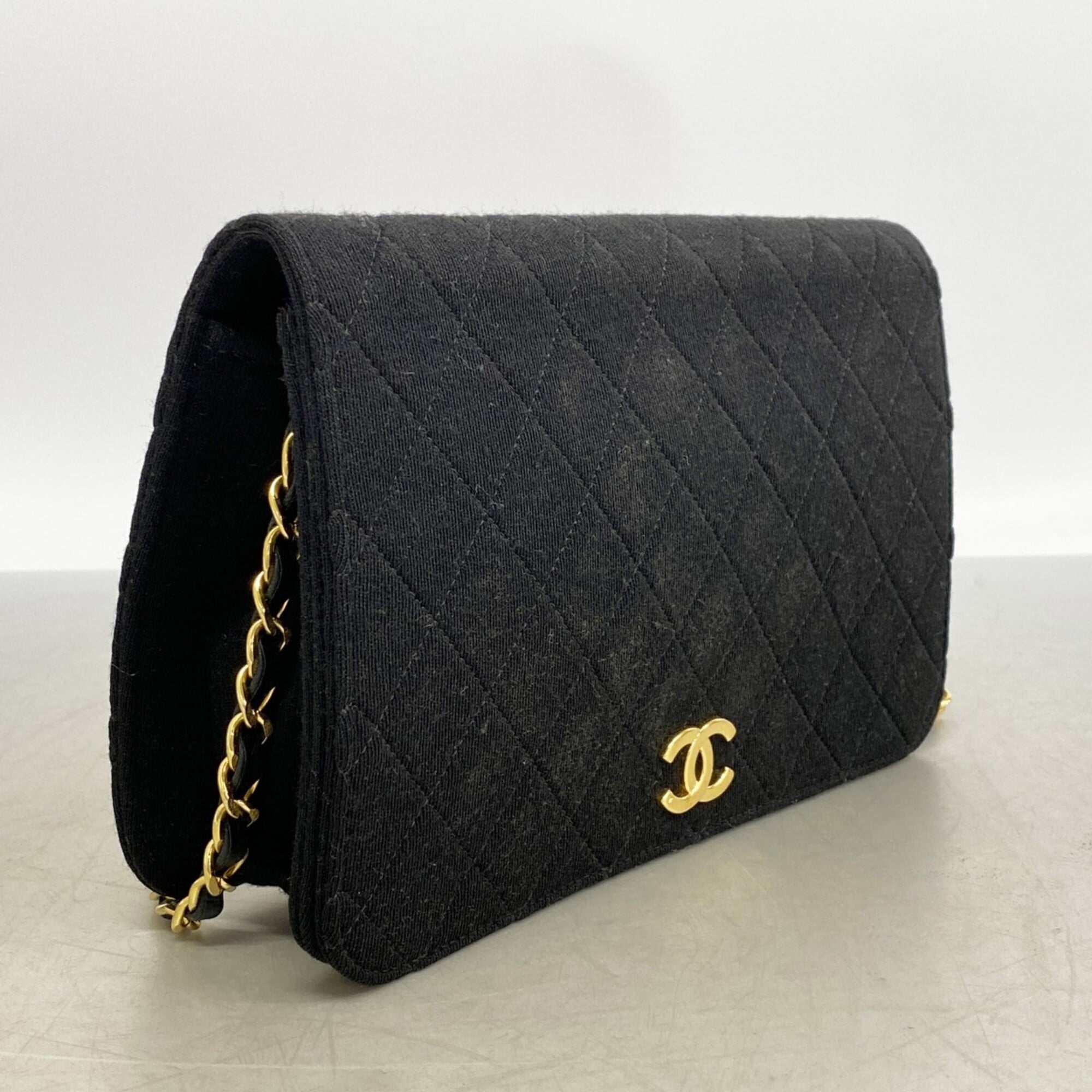 Chanel Black Shoulder Bag (Pre-Owned)