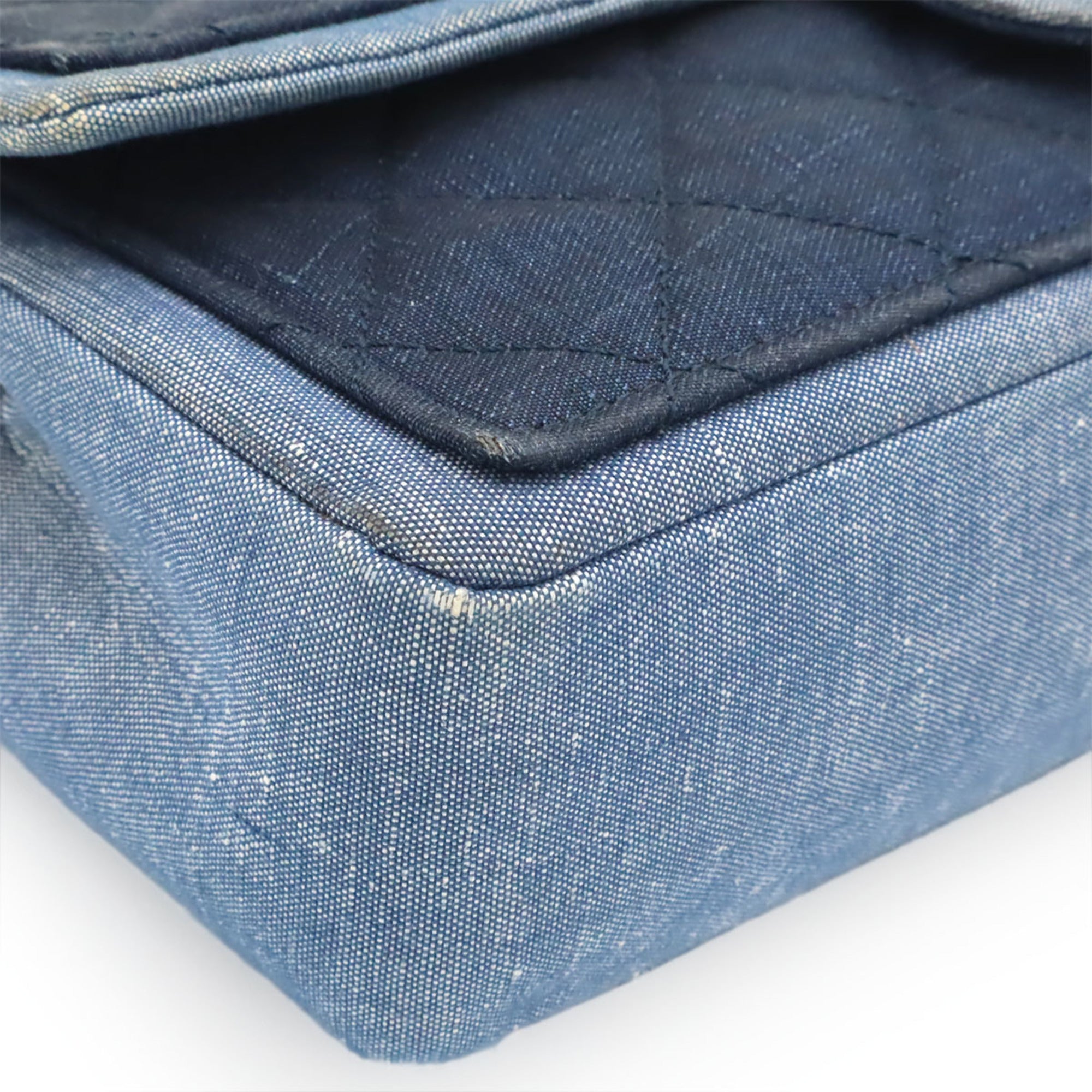 Chanel Blue Denim Shoulder Bag (Pre-Owned)