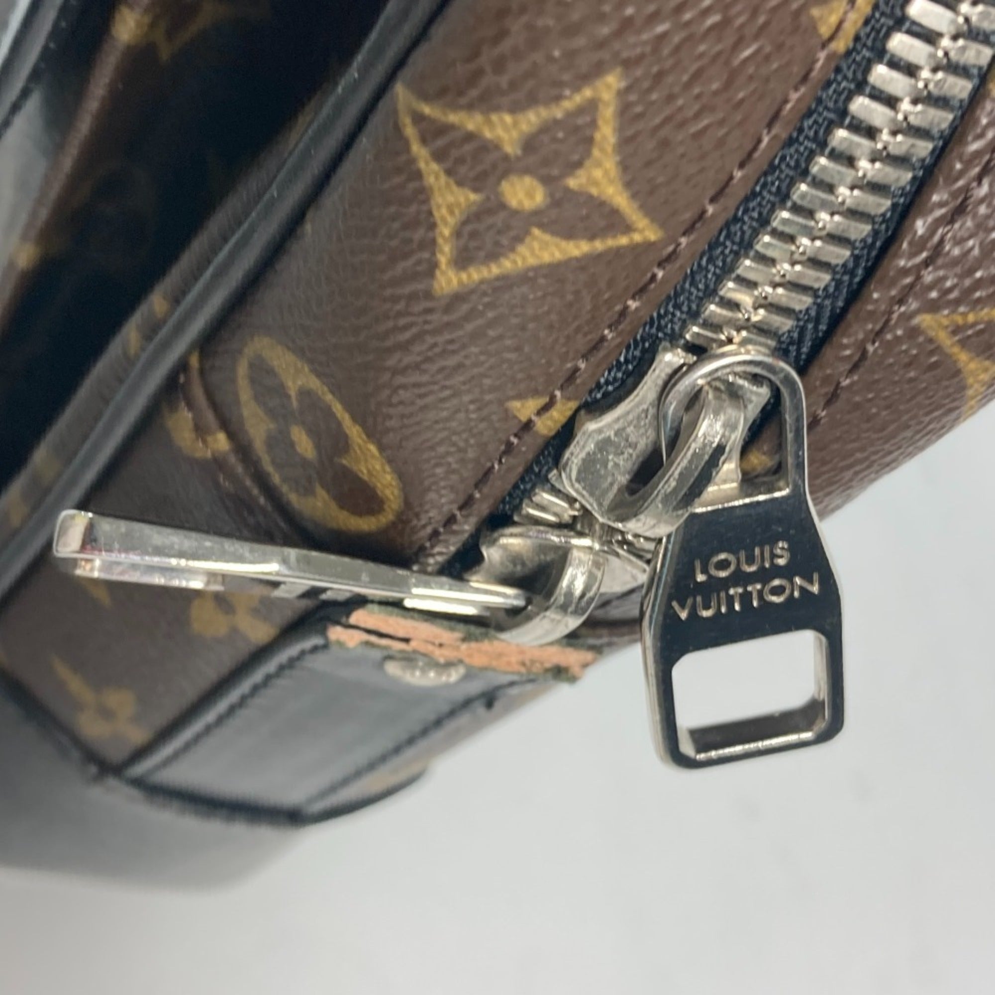 Louis Vuitton Black Brown Galle Monogram Leather Handbag (Pre-Owned)