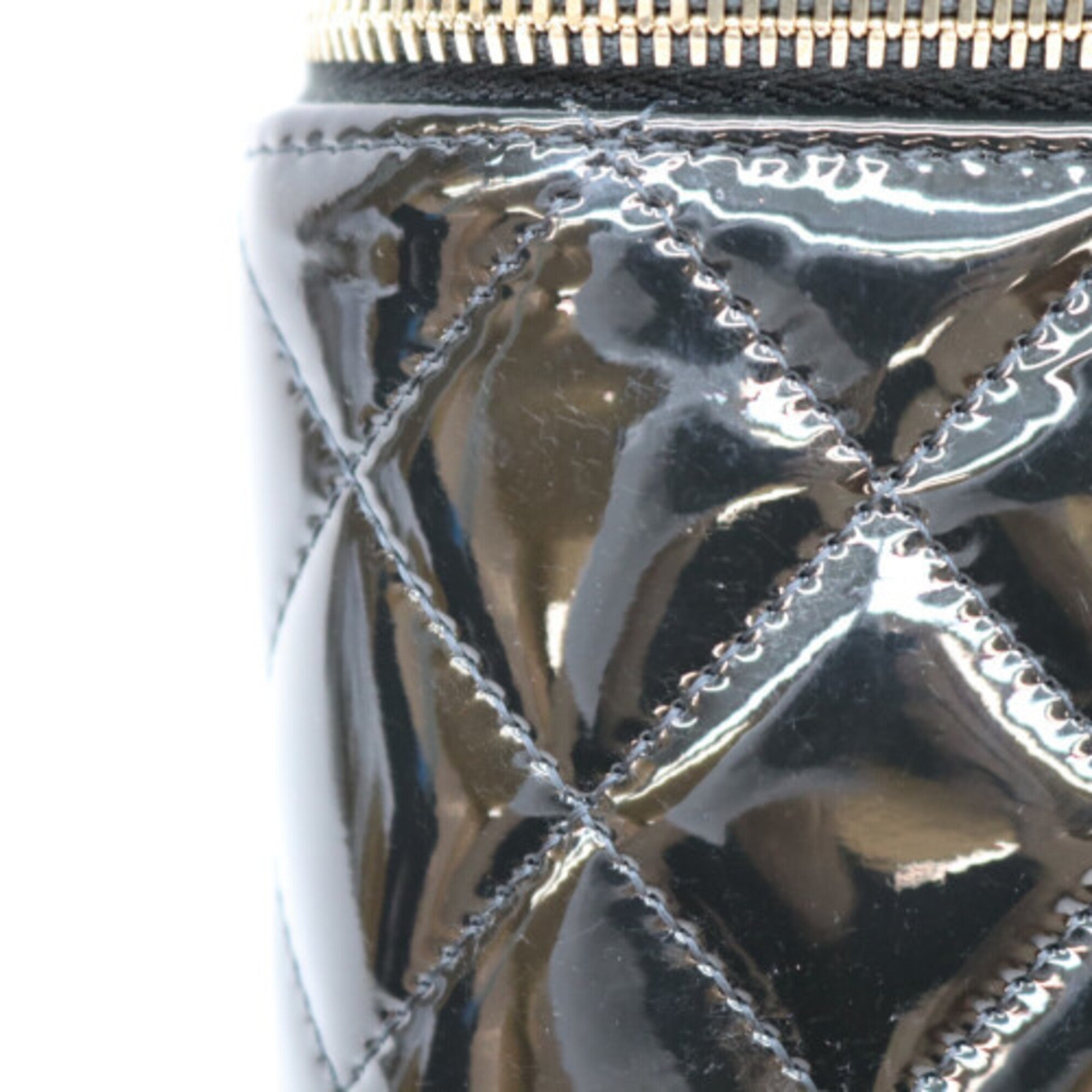 Chanel Black Patent Leather Shoulder Bag (Pre-Owned)