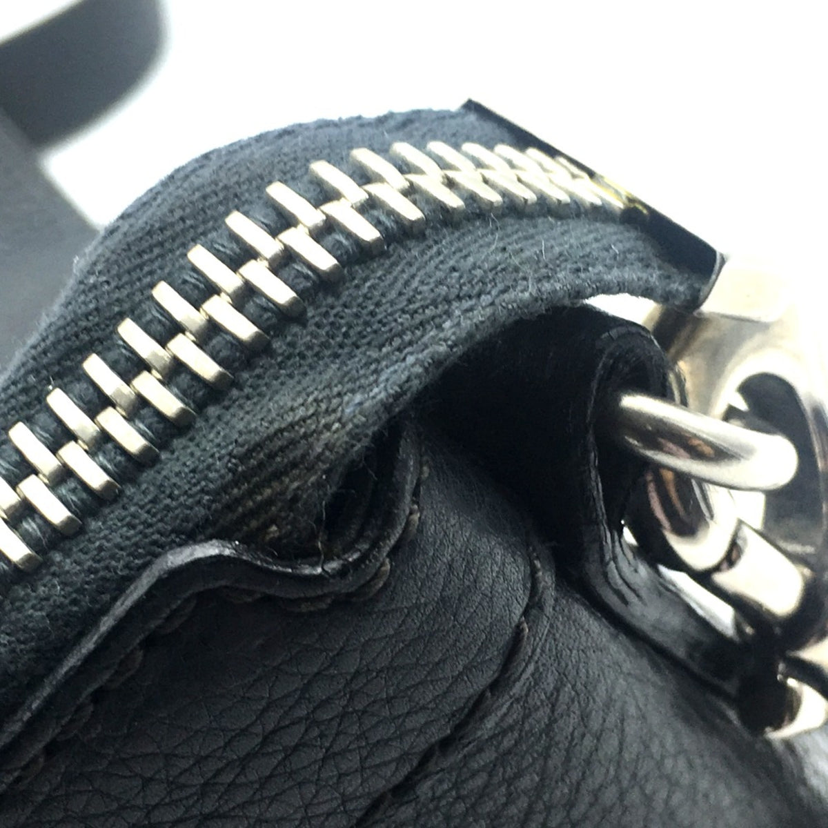 Gucci Gray Leather Shoulder Bag (Pre-Owned)