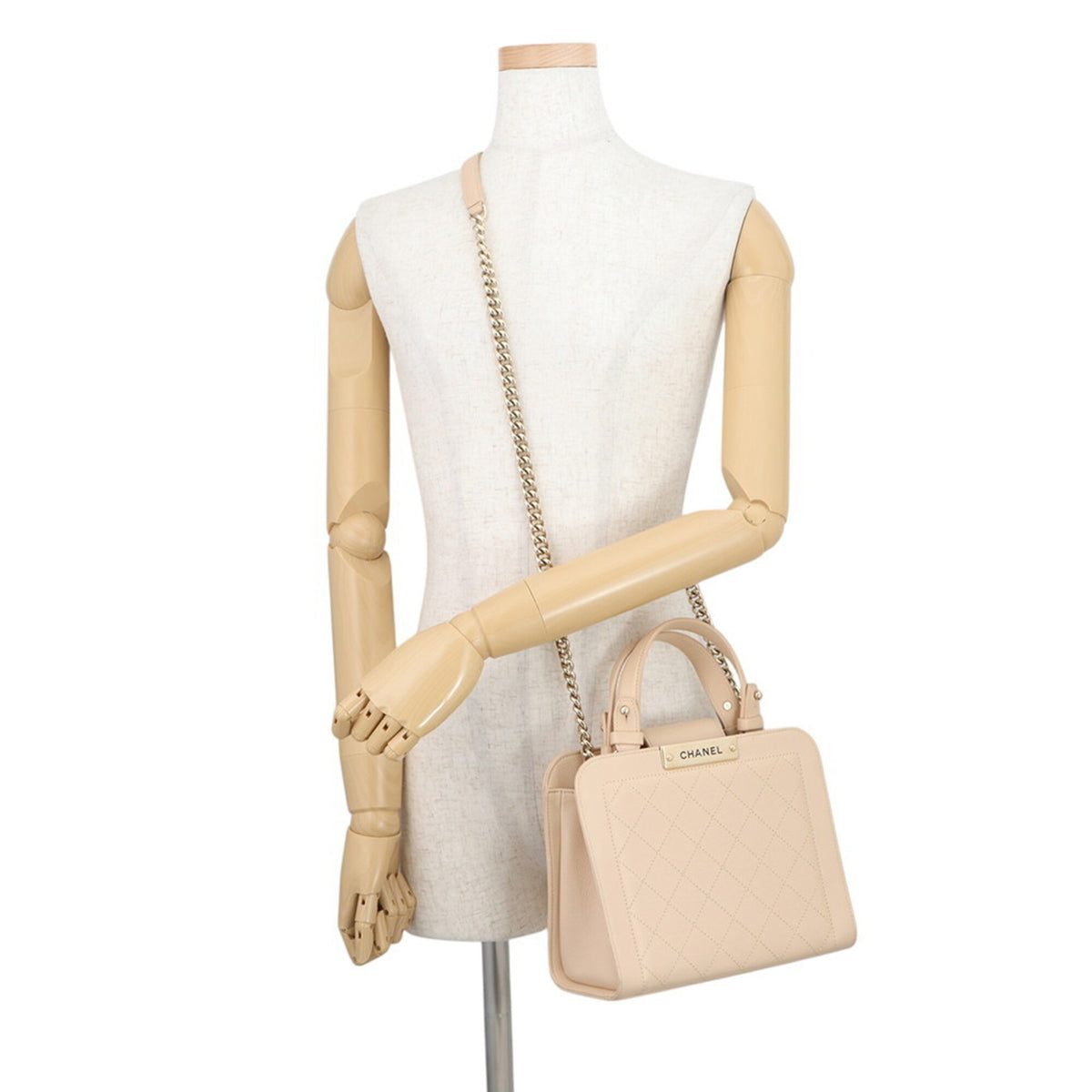 Chanel Beige Leather Shoulder Bag (Pre-Owned)