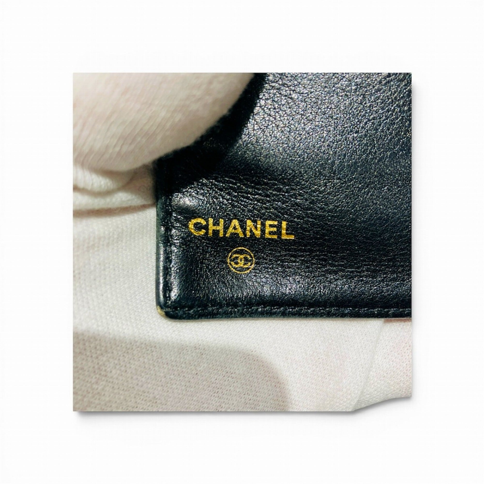 Chanel Black Grained Calfskin Wallet (Bi-Fold) (Pre-Owned)