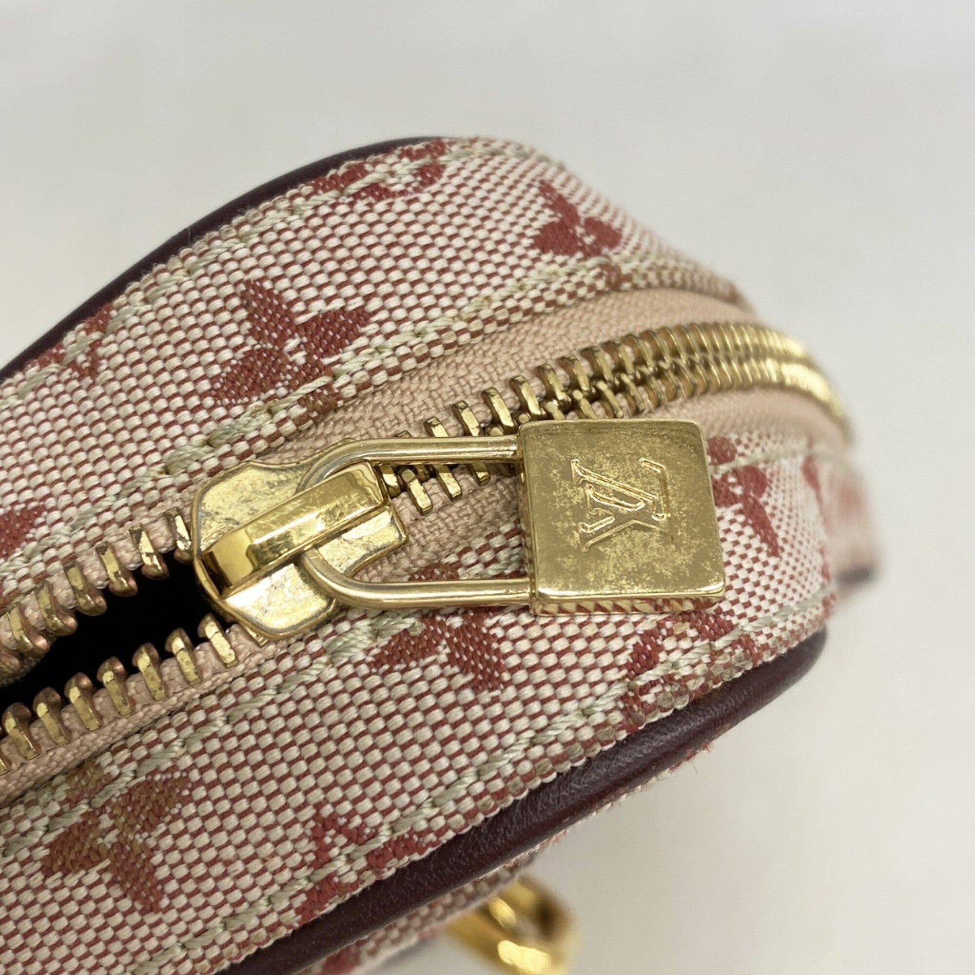 Louis Vuitton Cerise Shoulder Bag (Pre-Owned)