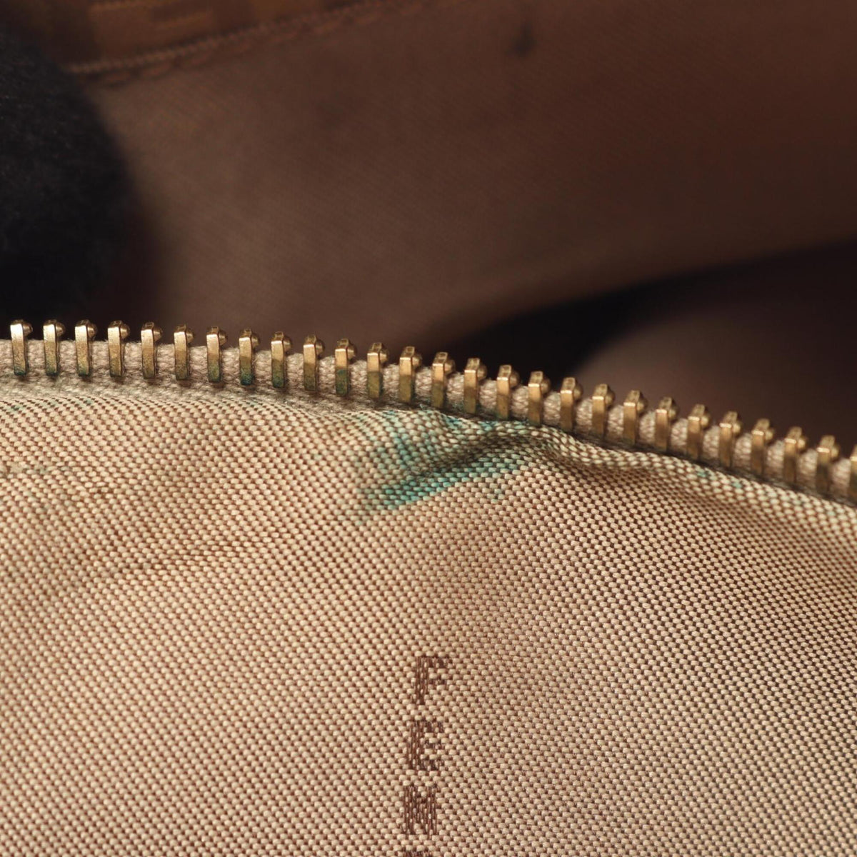 Fendi Beige Canvas Leather Handbag (Pre-Owned)