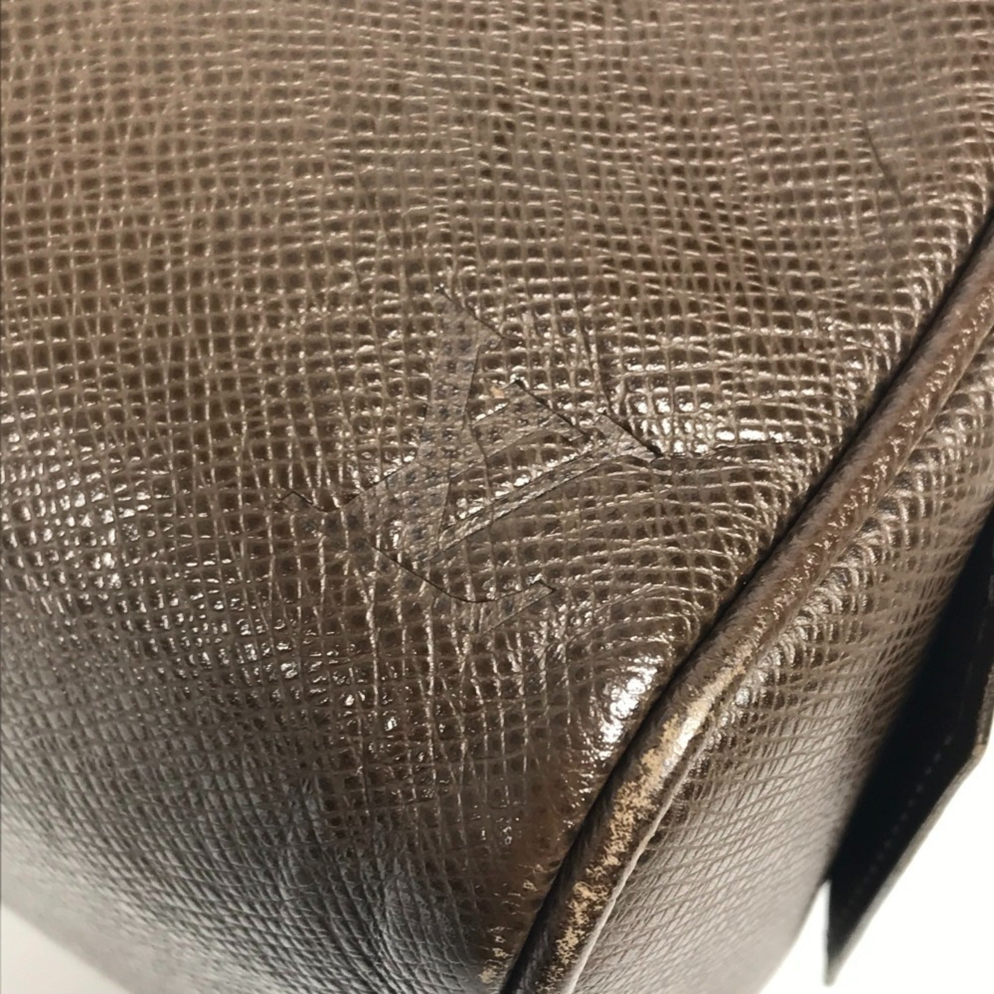 Louis Vuitton Brown Grizzly Taiga Leather Pouch (Pre-Owned)