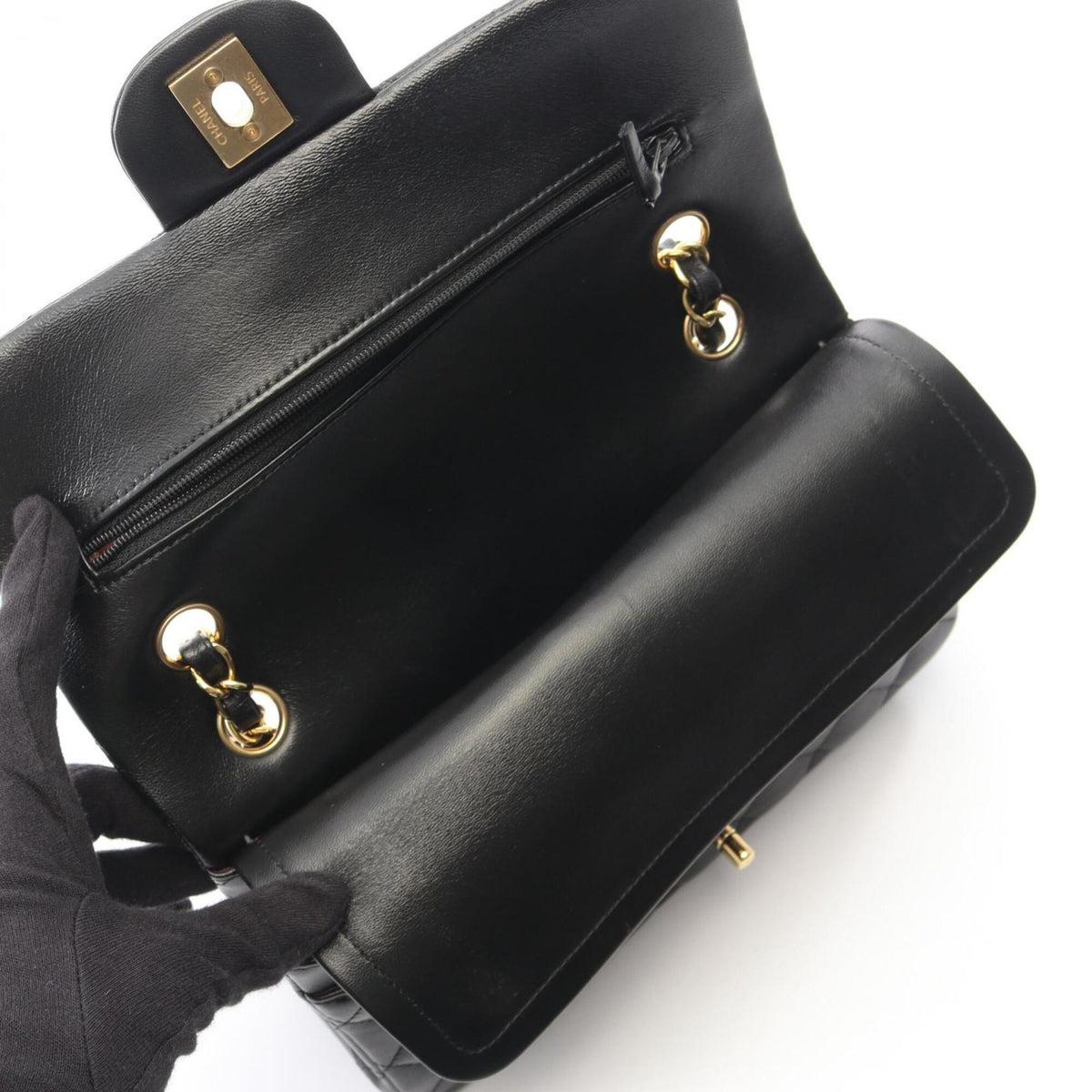 Chanel Black Leather Handbag Shoulder Bag (Pre-Owned)