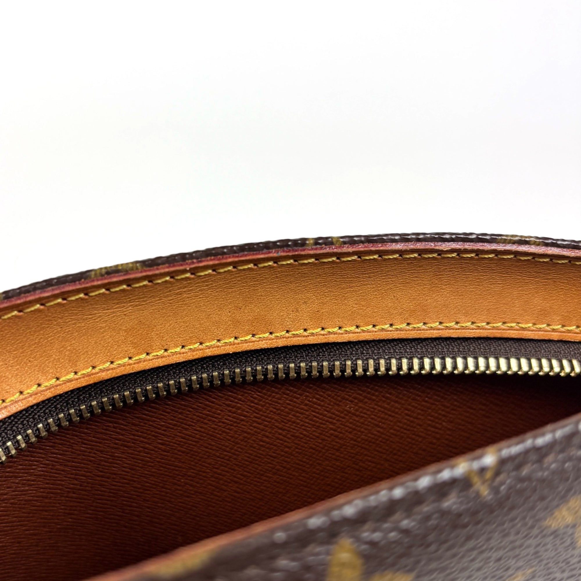 Louis Vuitton Brown Monogram Shoulder Bag (Pre-Owned)
