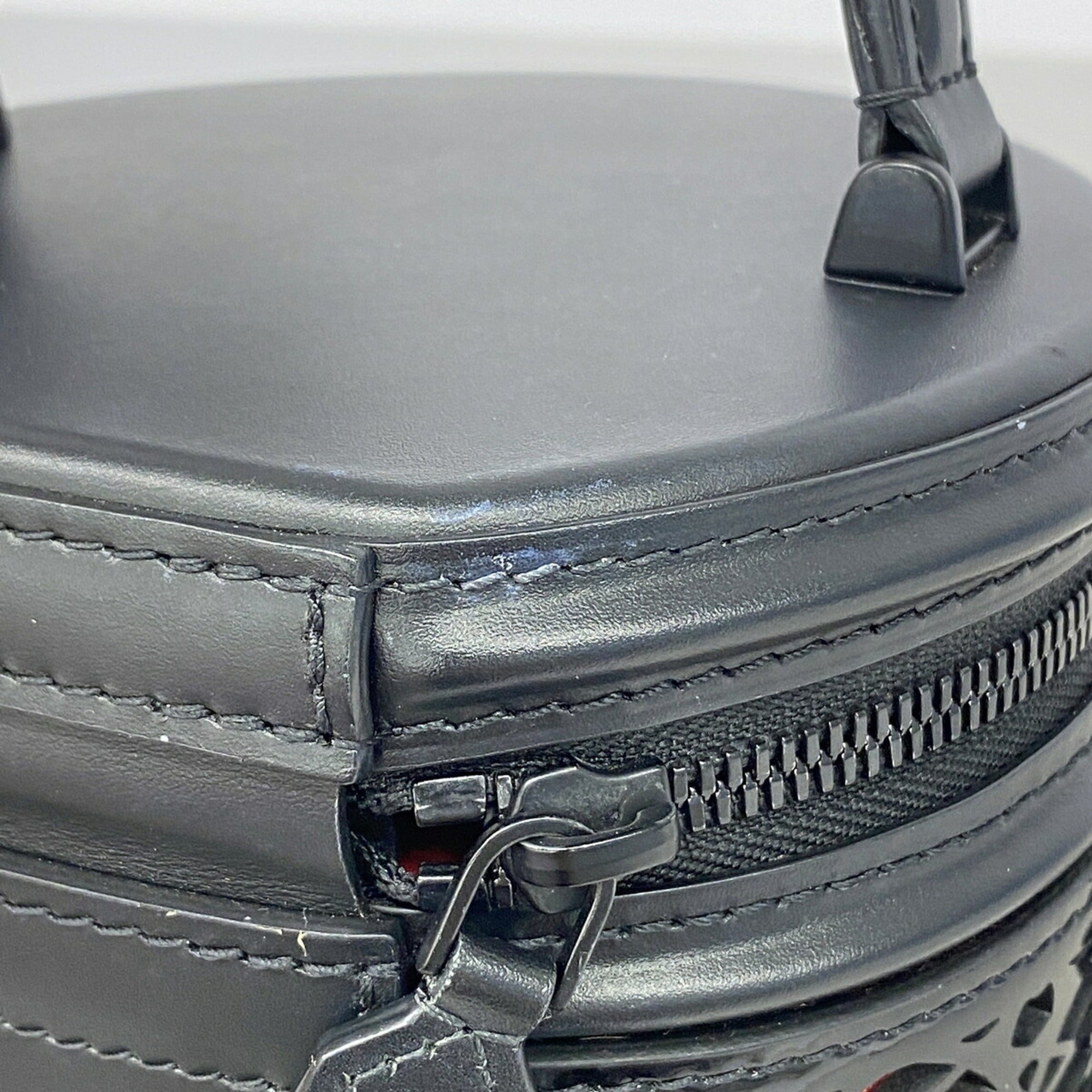 Louis Vuitton Black Handbag (Pre-Owned)