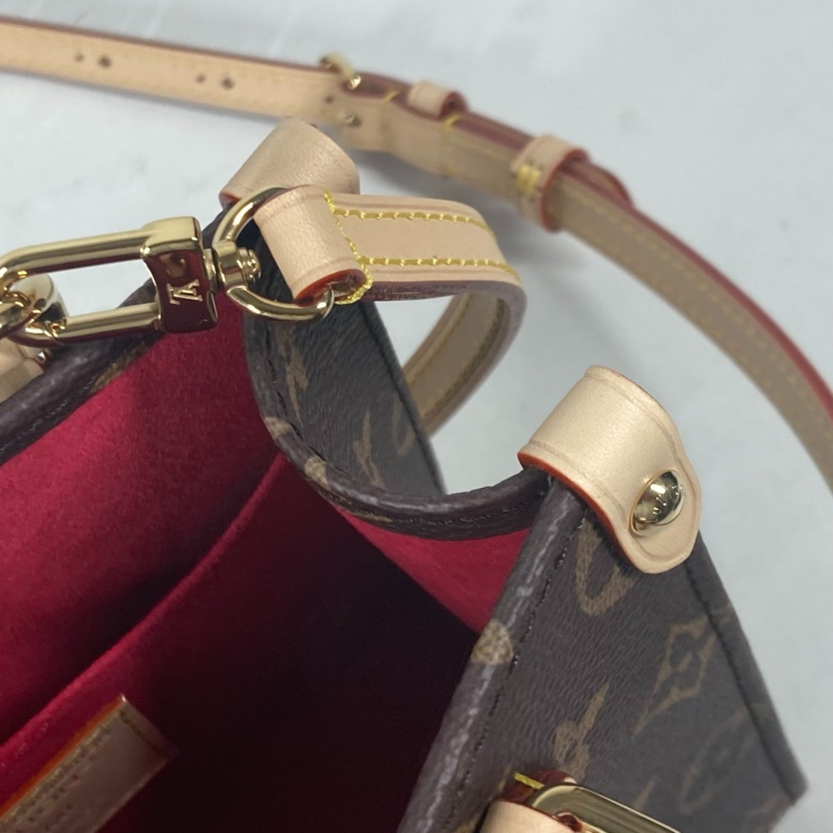 Louis Vuitton Brown Monogram Canvas Handbag (Pre-Owned)