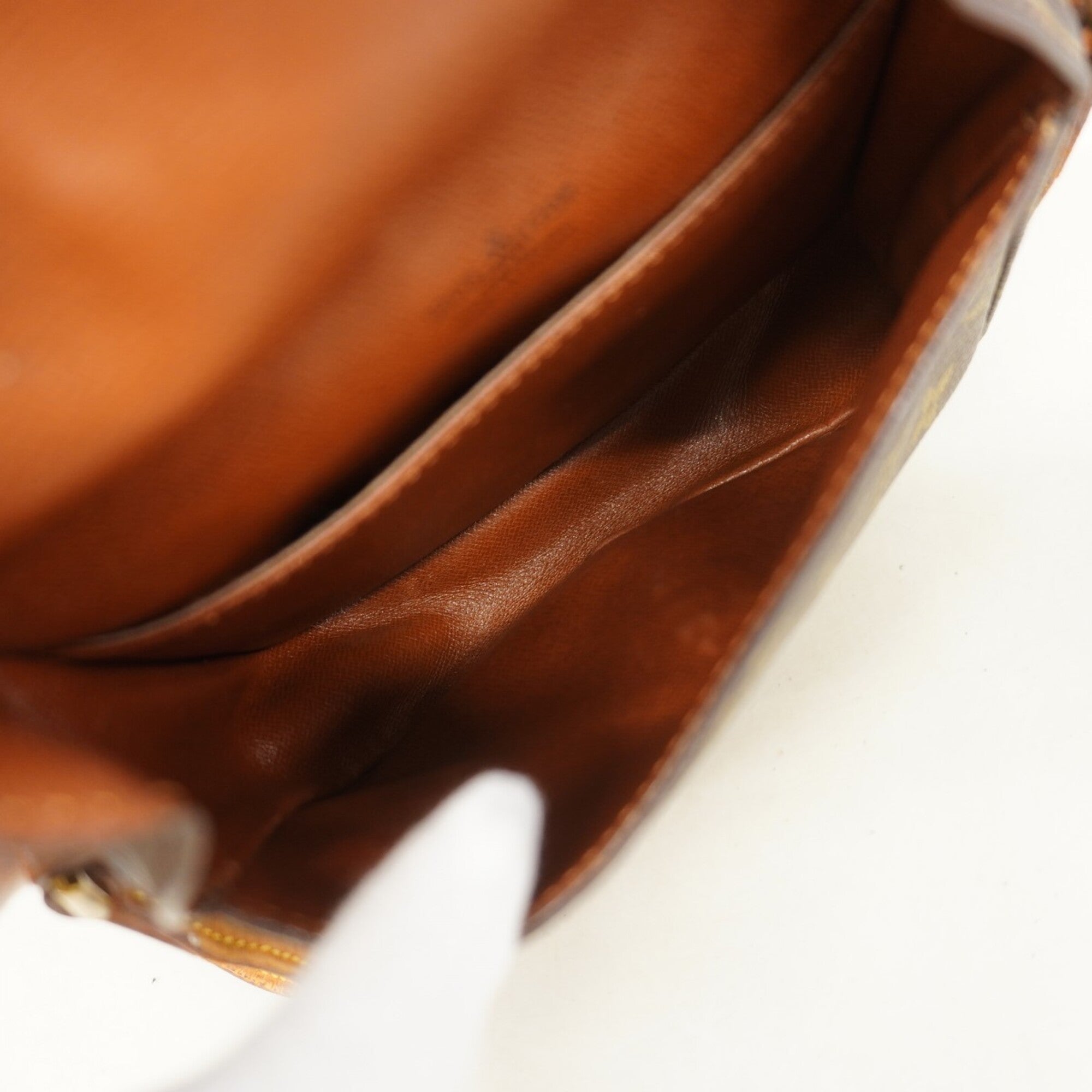 Louis Vuitton Brown Shoulder Bag (Pre-Owned)