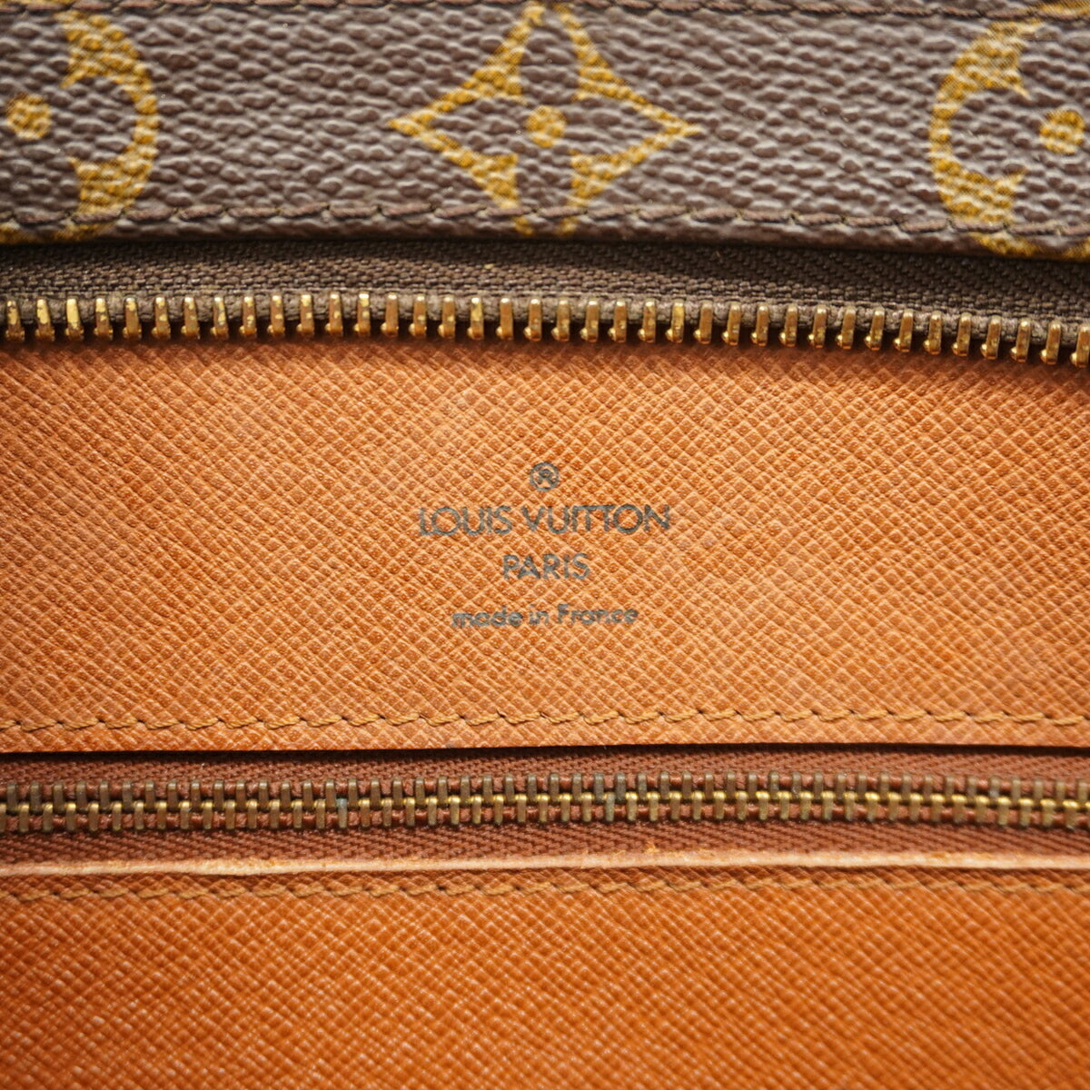 Louis Vuitton Brown Shoulder Bag (Pre-Owned)