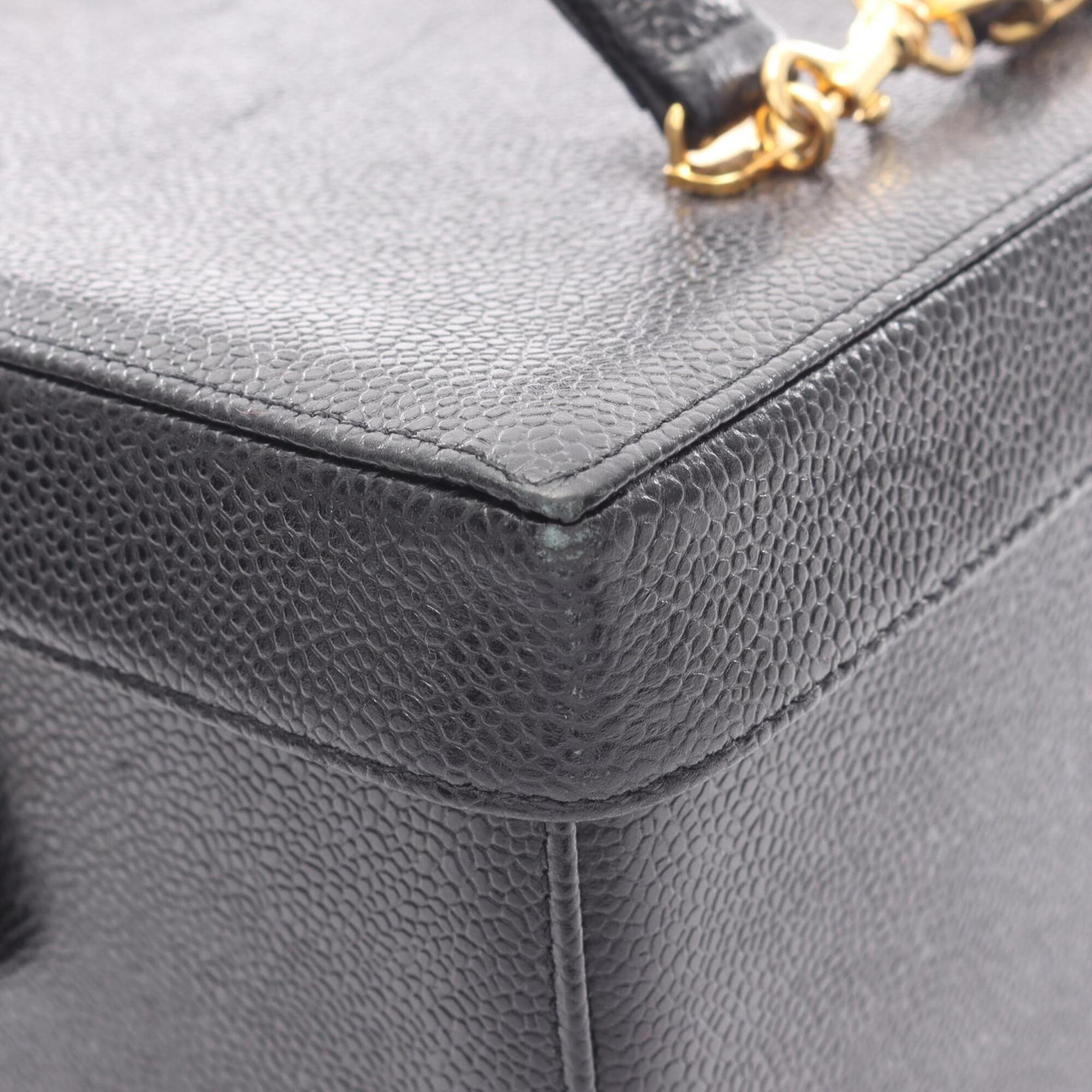 Chanel Black Grained Calfskin Handbag (Pre-Owned)