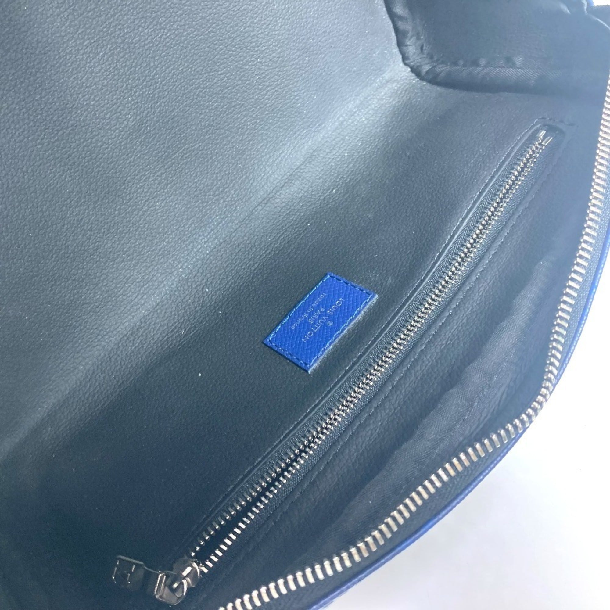 Louis Vuitton Taiga Blue Taiga Leather Monogram Clutch Bag Handbag (Pre-Owned)