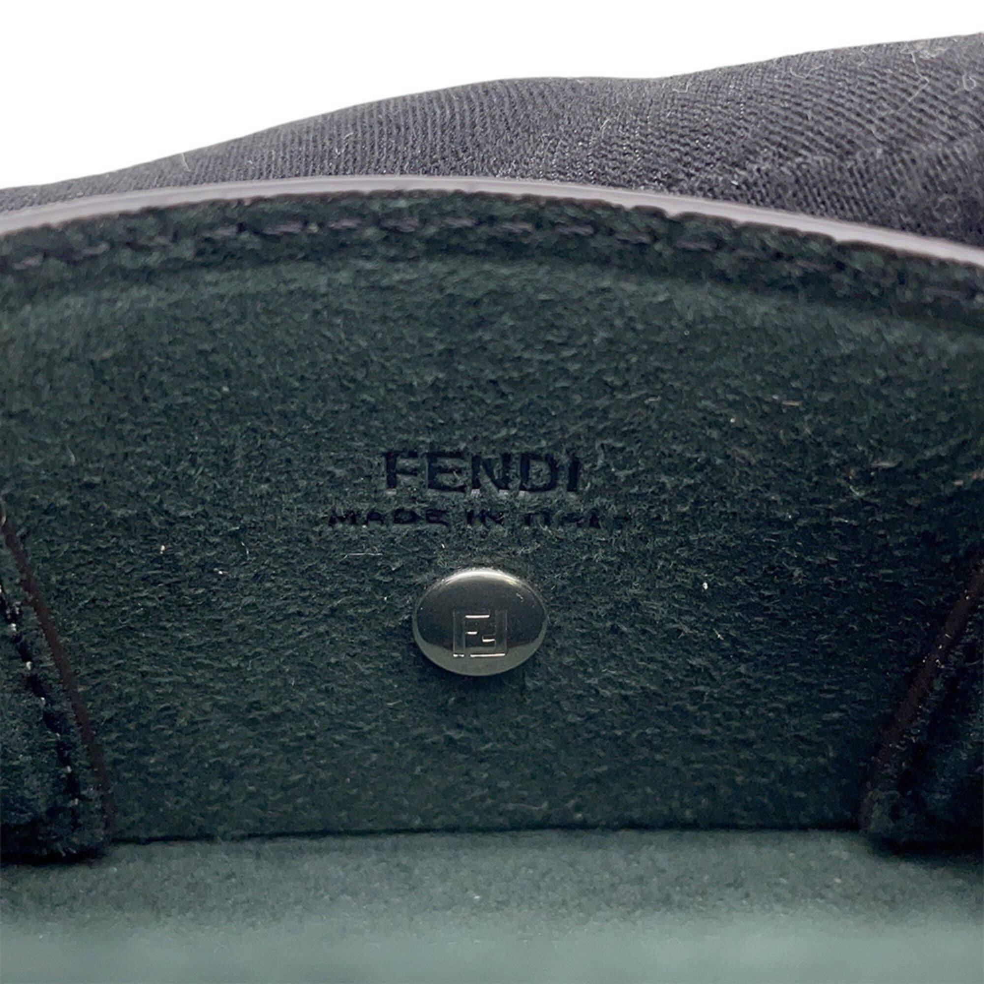 Fendi Baguette Silver Leather Pouch (Pre-Owned)