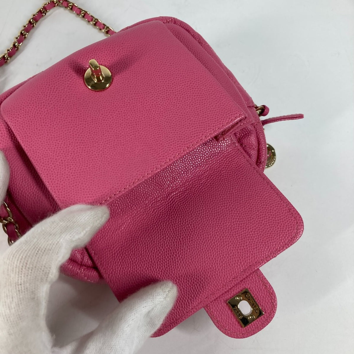 Chanel Pink Leather Shoulder Bag (Pre-Owned)