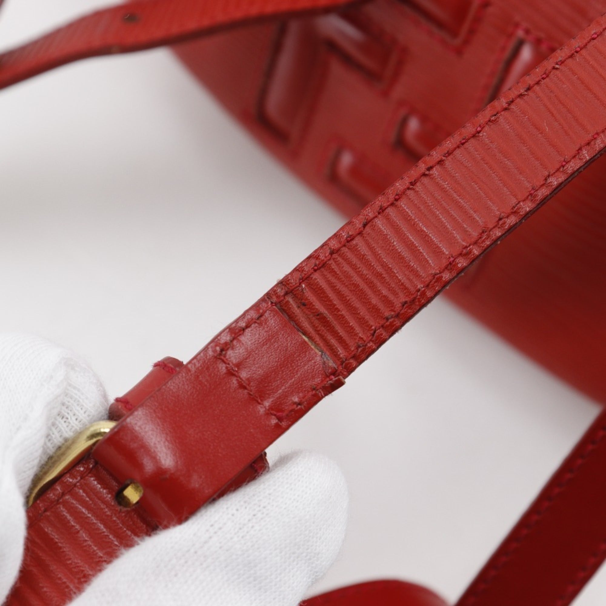 Fendi Red Color Leather Backpack (Pre-Owned)