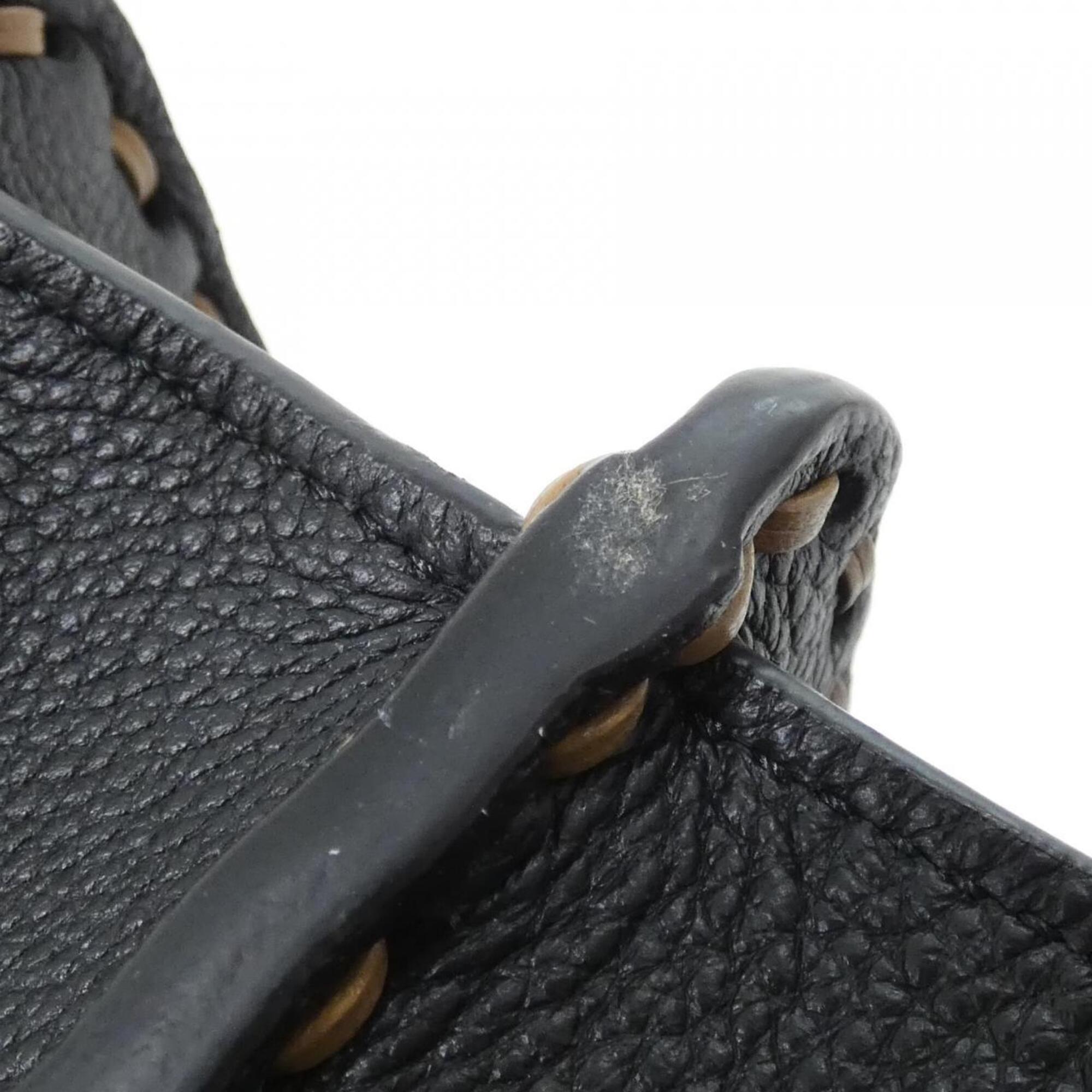 Fendi Black Sand Leather Handbag (Pre-Owned)