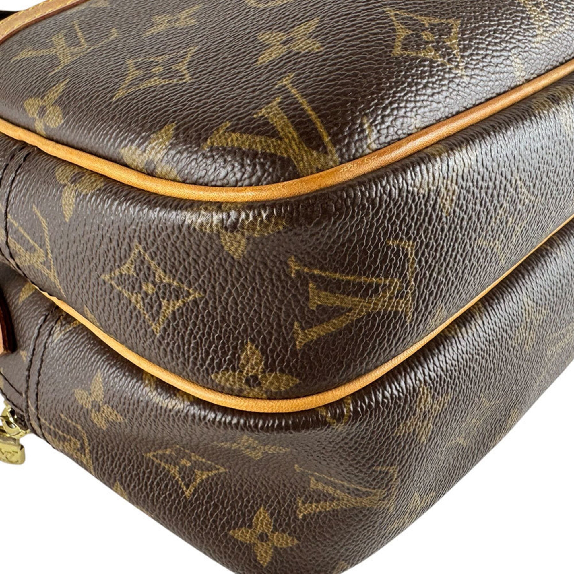 Louis Vuitton Brown Monogram Monogram Shoulder Bag (Pre-Owned)