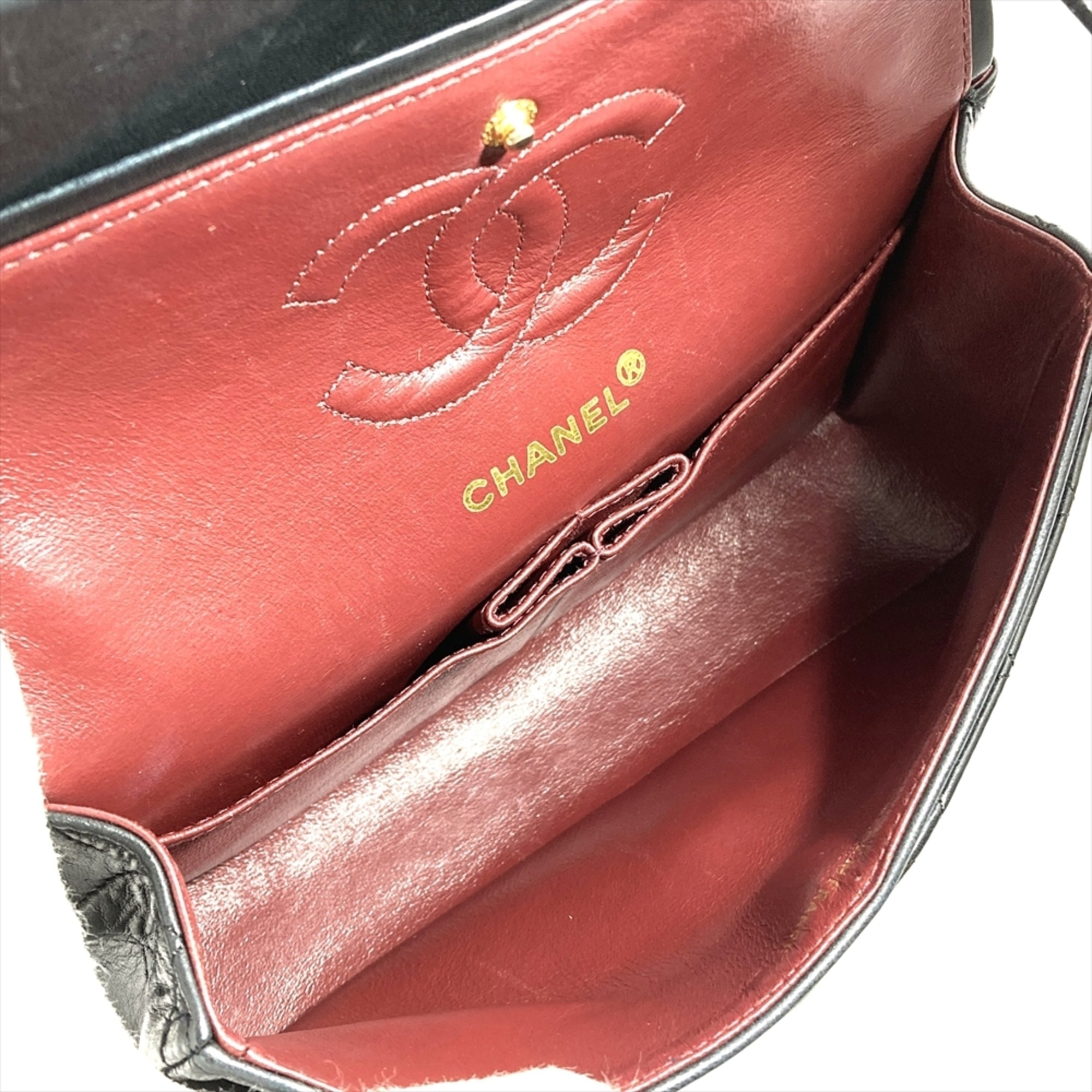 Chanel Black Shoulder Bag (Pre-Owned)