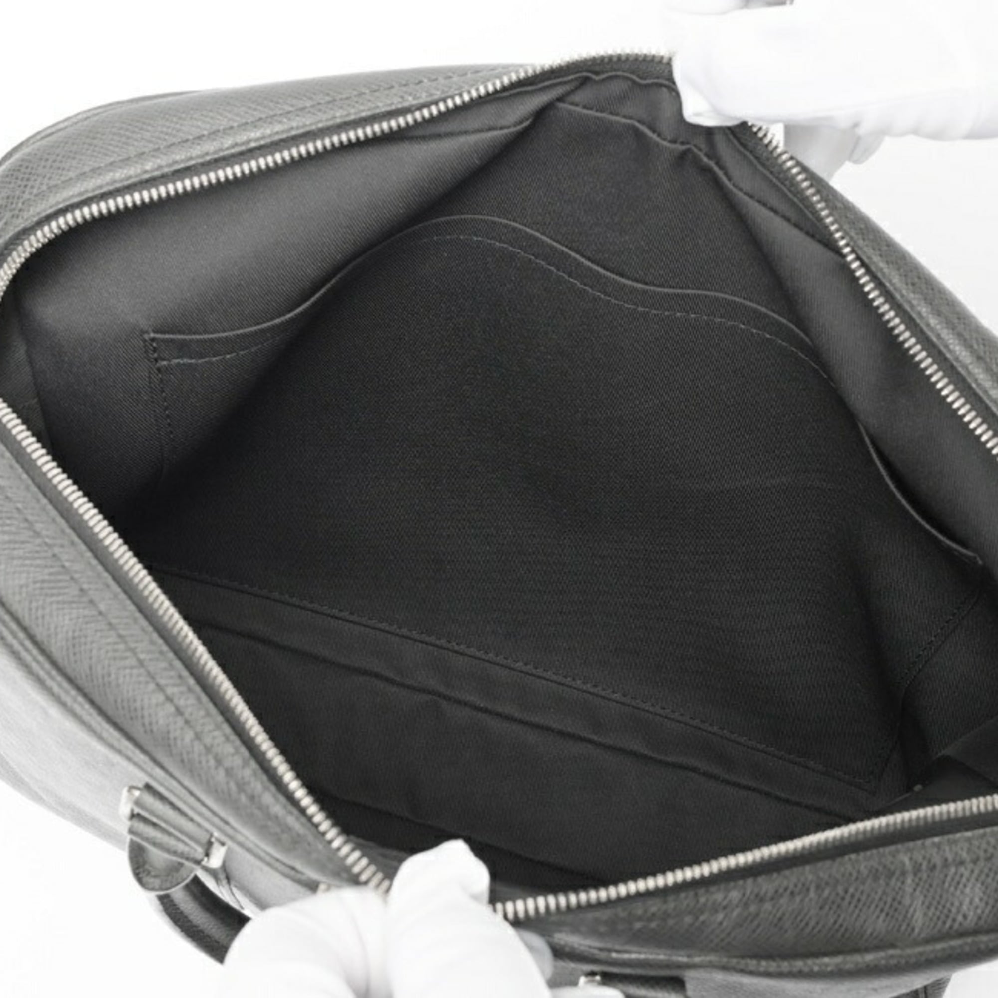 Louis Vuitton Ardoise Gray Taiga Leather Leather Document Case (Pre-Owned)