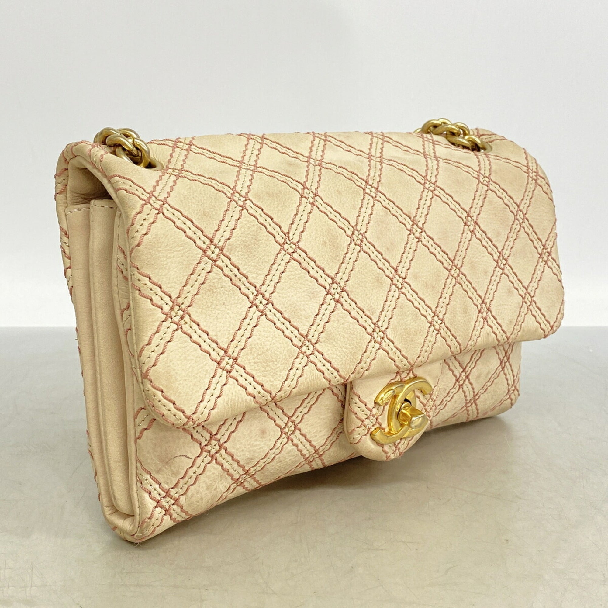 Chanel Pink Leather Shoulder Bag (Pre-Owned)