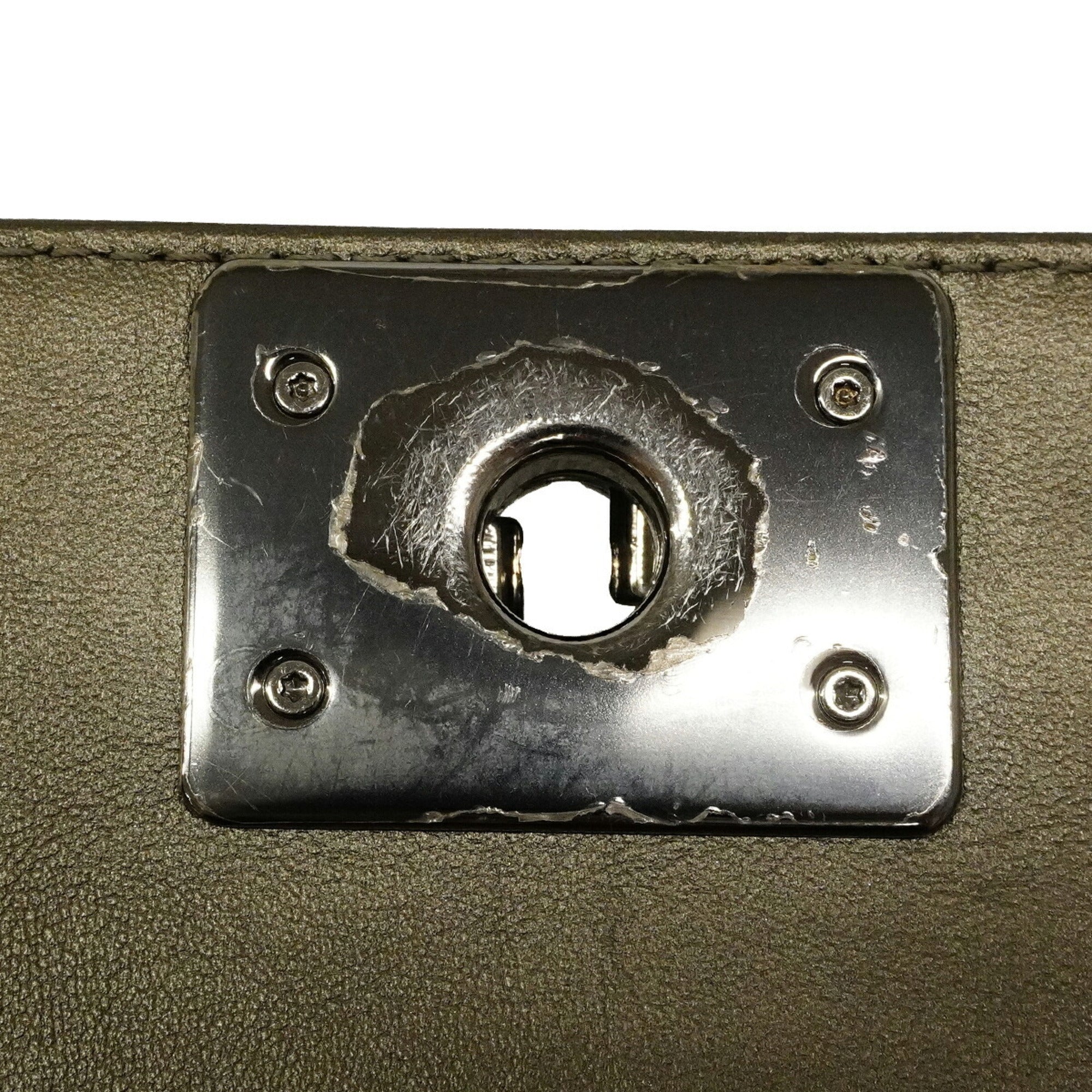 Chanel Gray Leather Shoulder Bag (Pre-Owned)