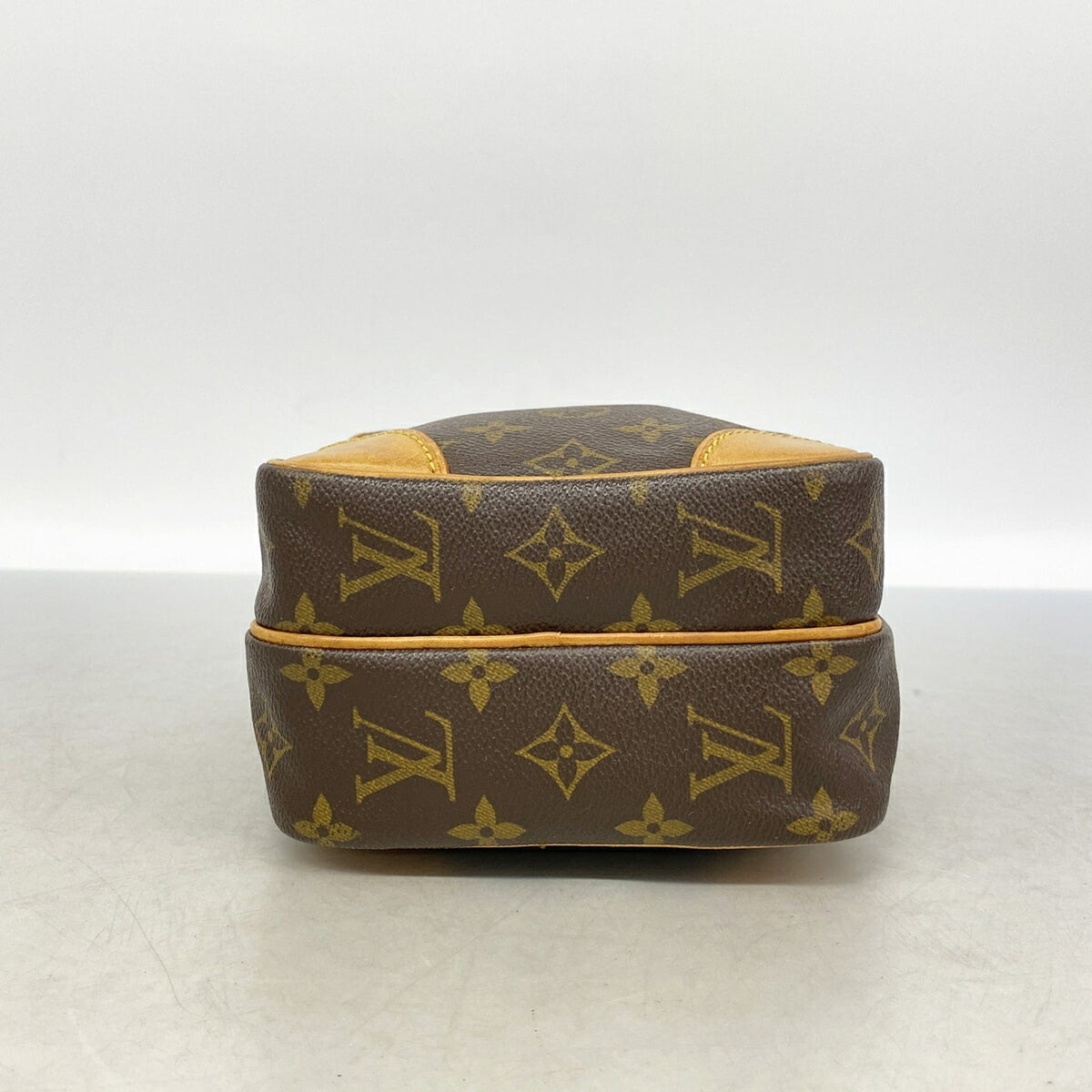Louis Vuitton Brown Shoulder Bag (Pre-Owned)