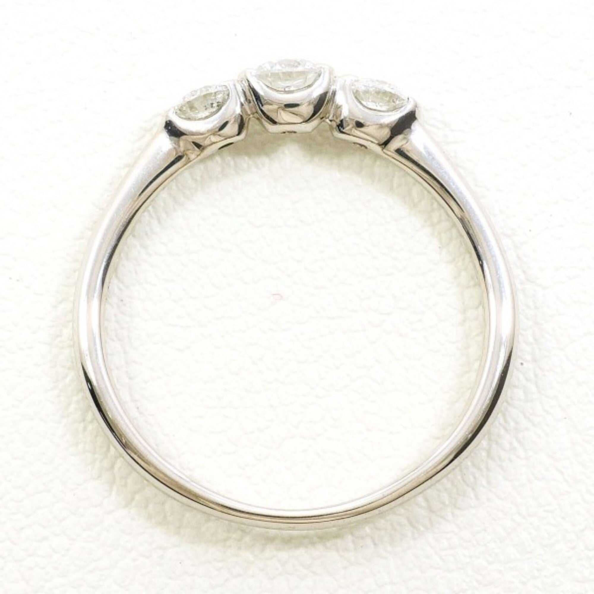 Unbranded White Gold White Gold (18K) Band Ring (Pre-Owned)