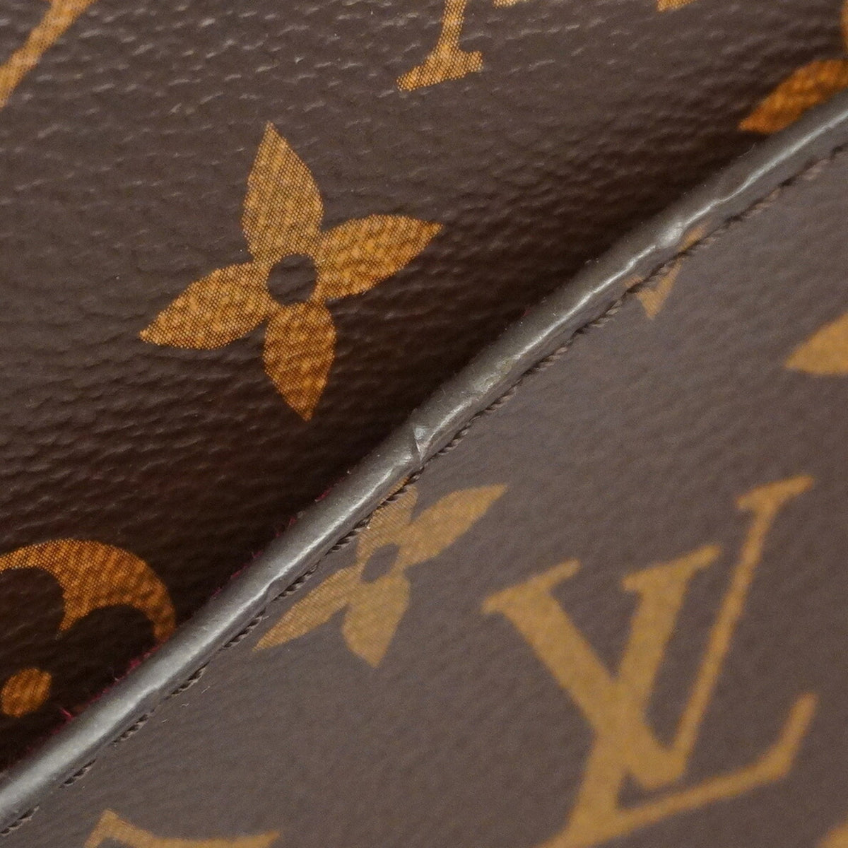 Louis Vuitton Brown Shoulder Bag (Pre-Owned)